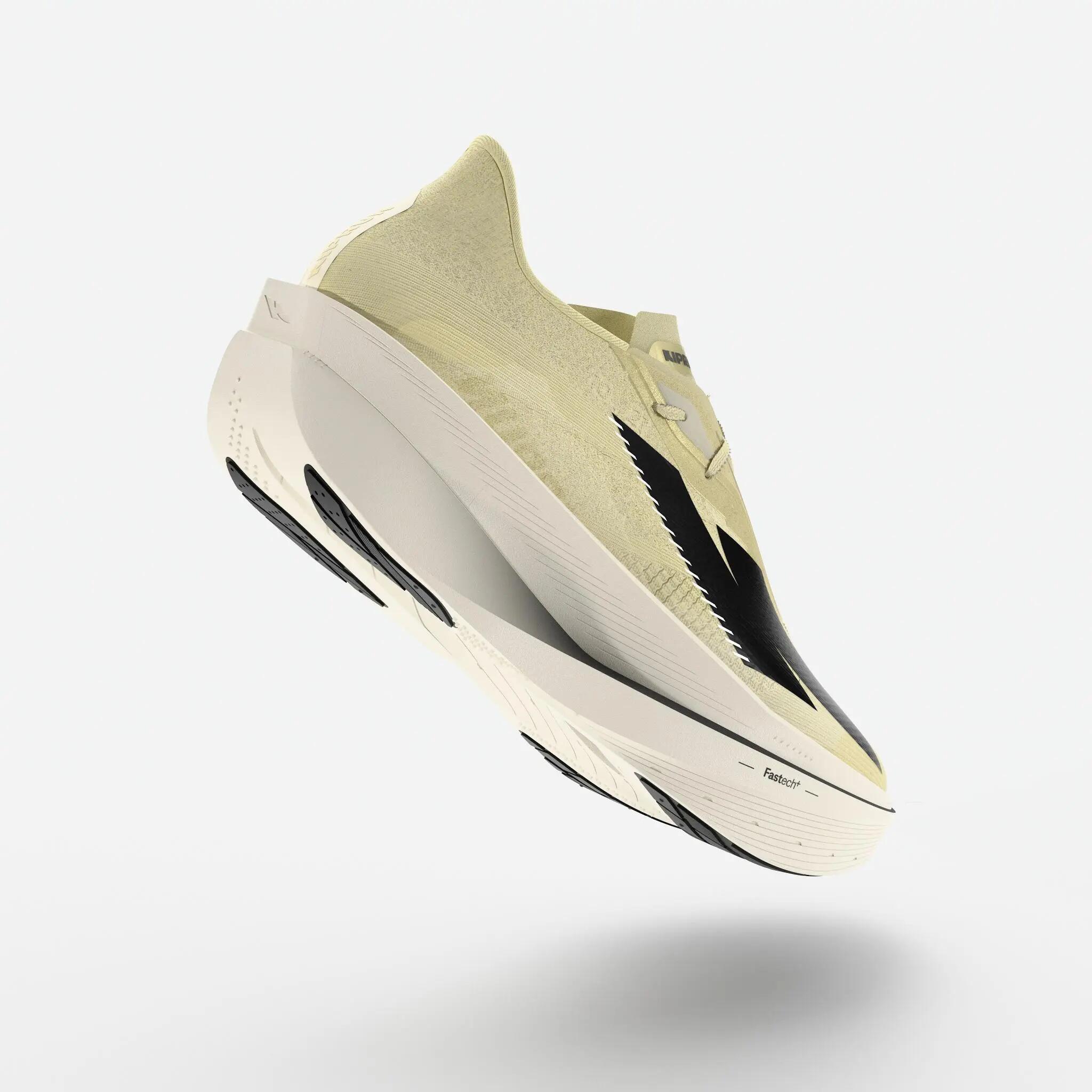Zapatillas running con placa carbono hombre, Kiprun Kipstorm Pro amarillo 3/8