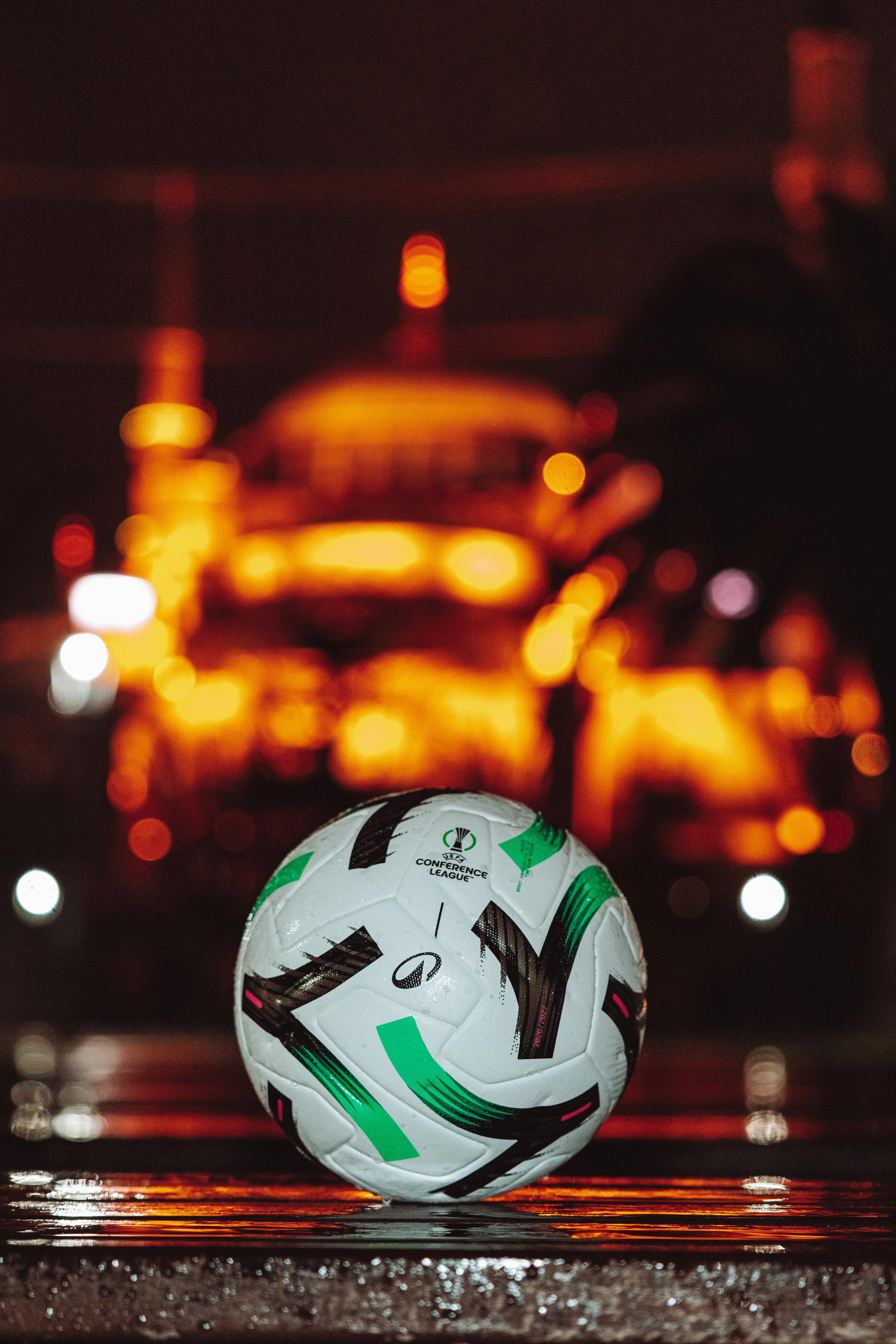 Balón Oficial de la UEFA CONFERENCE LEAGUE 26/27.Talla 5.Se vende sin caja. 3/6