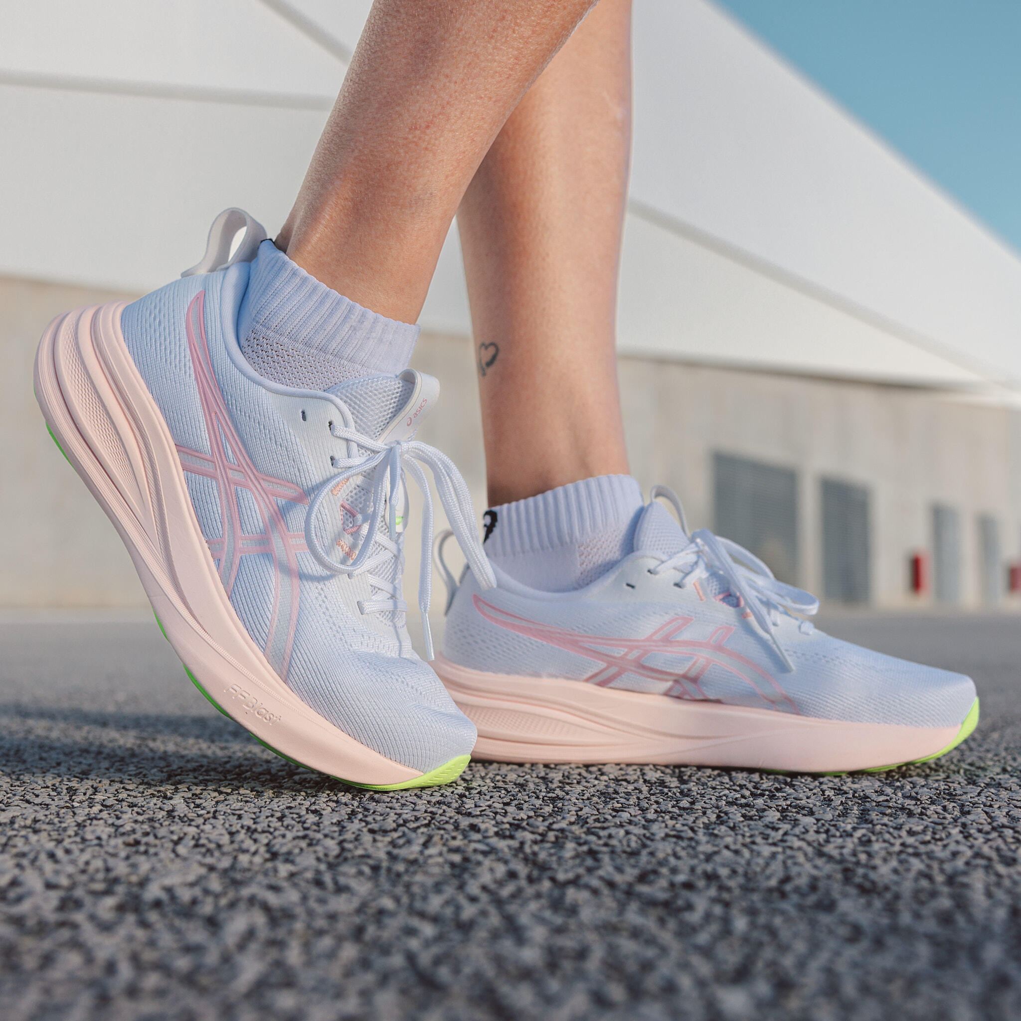 Damen-Laufschuh, Asics Gel-Pulse weiss und rosa 2/10