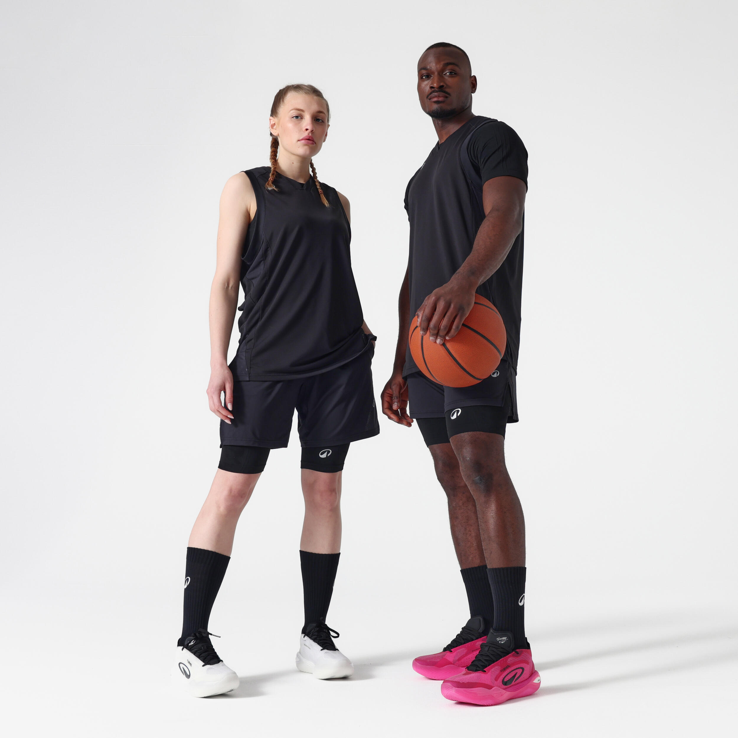 Nahtloses NBA-Basketball-Unterziehshirt mit kurzen Ärmeln Unisex, 900 schwarz 2/7