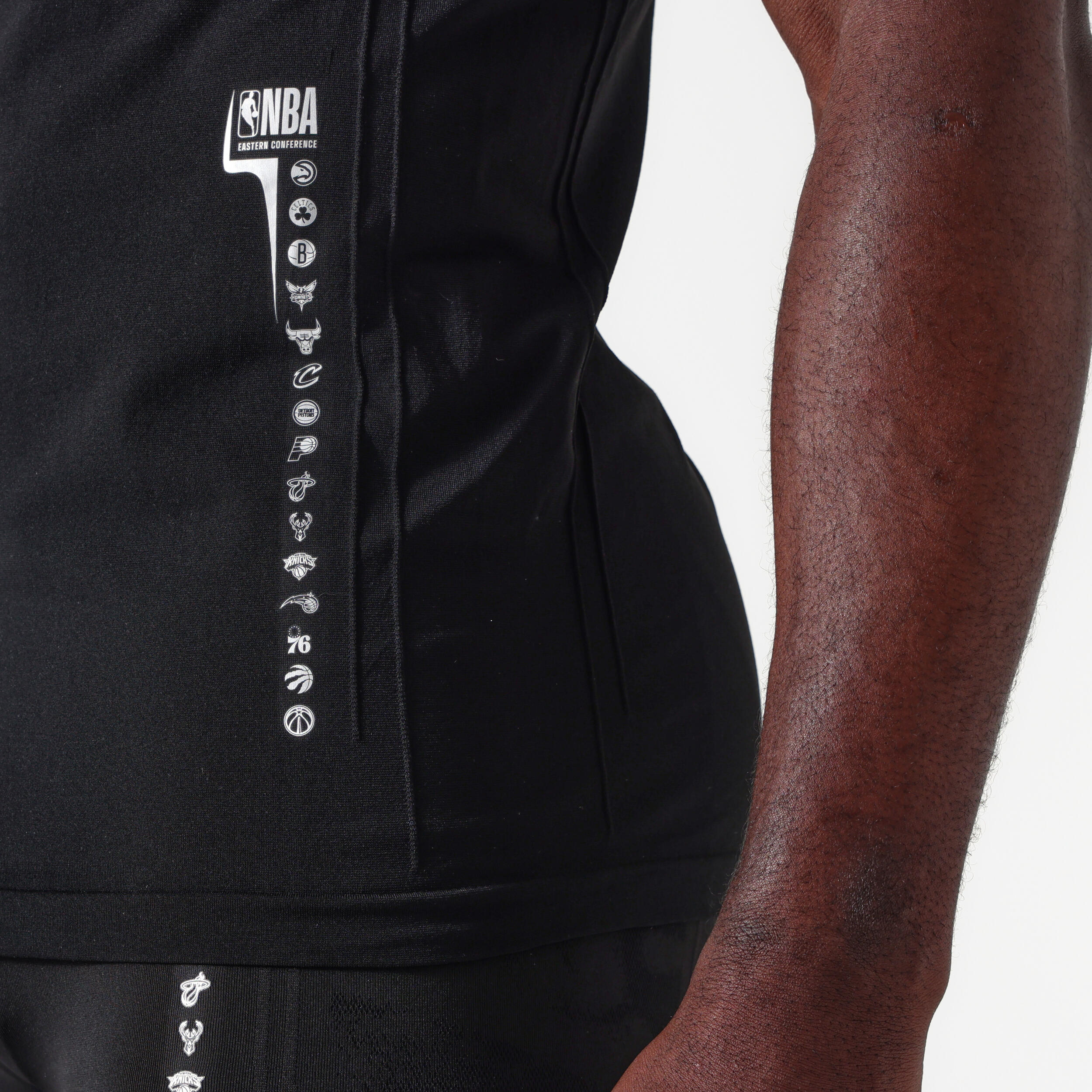 Nahtloses NBA-Basketball-Unterziehshirt mit kurzen Ärmeln Unisex, 900 schwarz 3/7