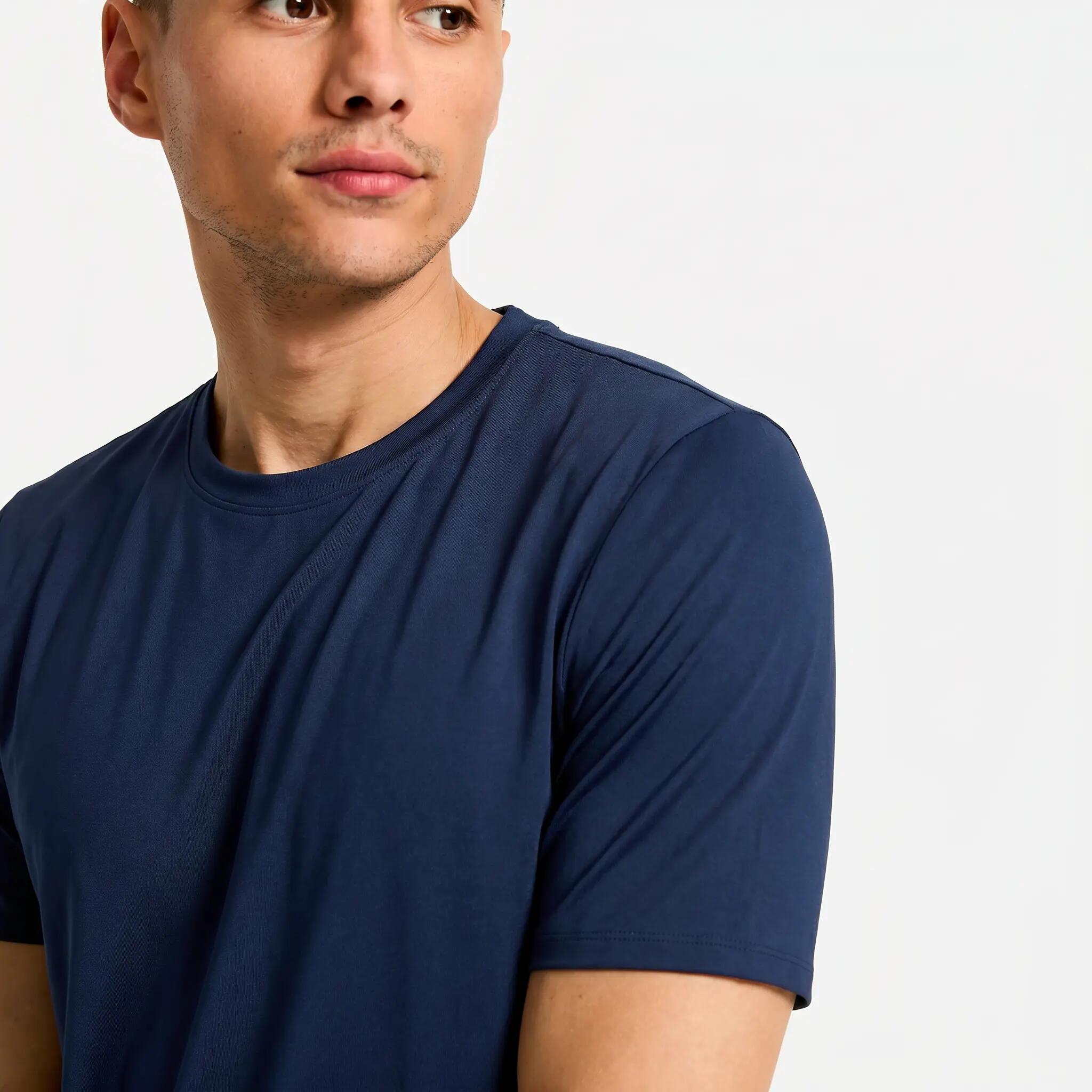T-shirt de fitness respirável decote redondo homem, azul escuro 4/5