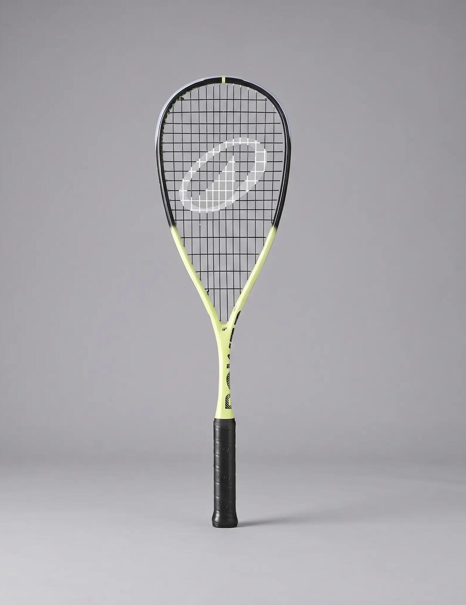 Badmintonschläger mit schwarzen Hintergrund