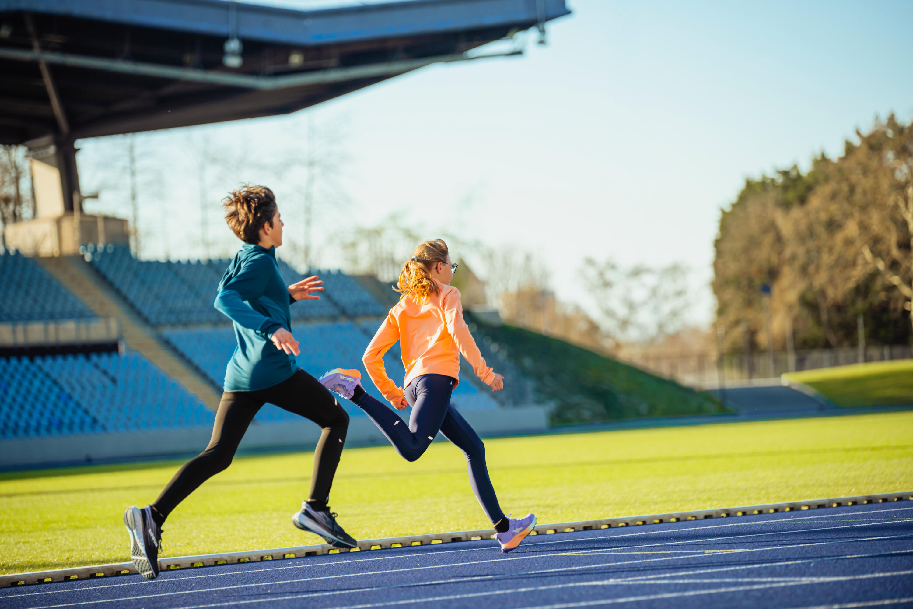 T-shirt manches longues de running garçon, Kiprun Run 900 Warm bleu 8/15