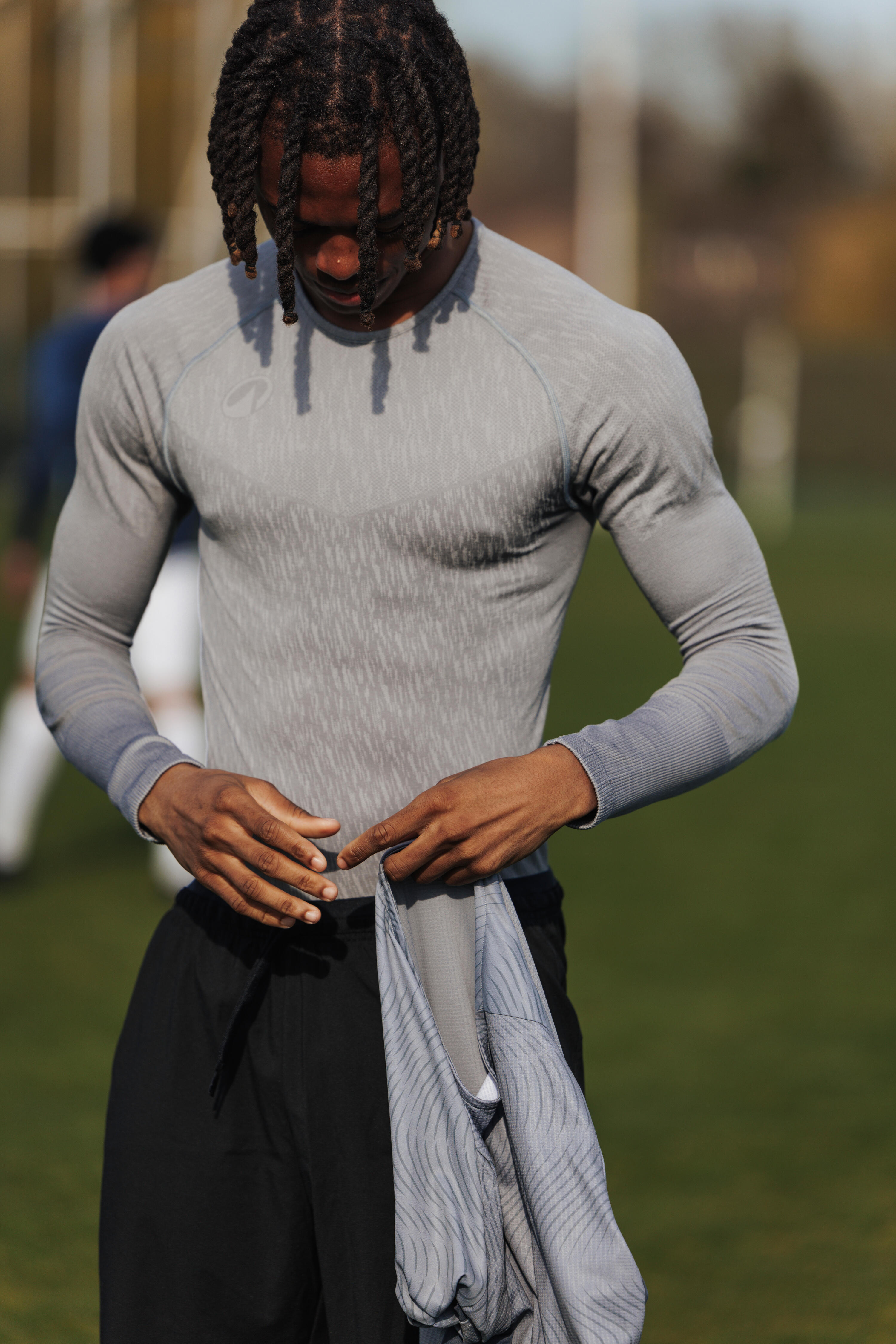 Naadloos thermoshirt met lange mouwen voor voetbal Keepdry grijs 10/12