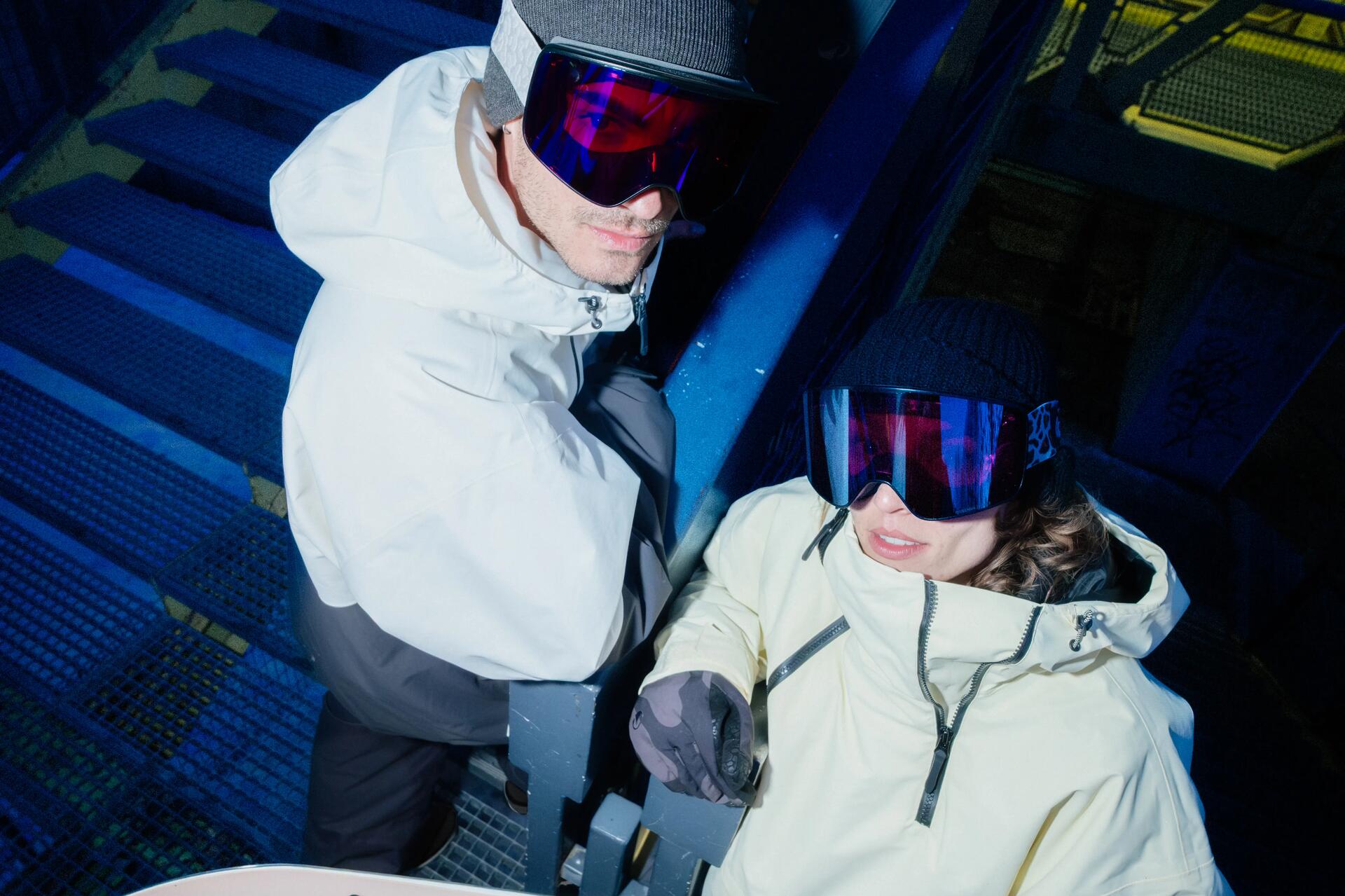 Person mit Snowboard