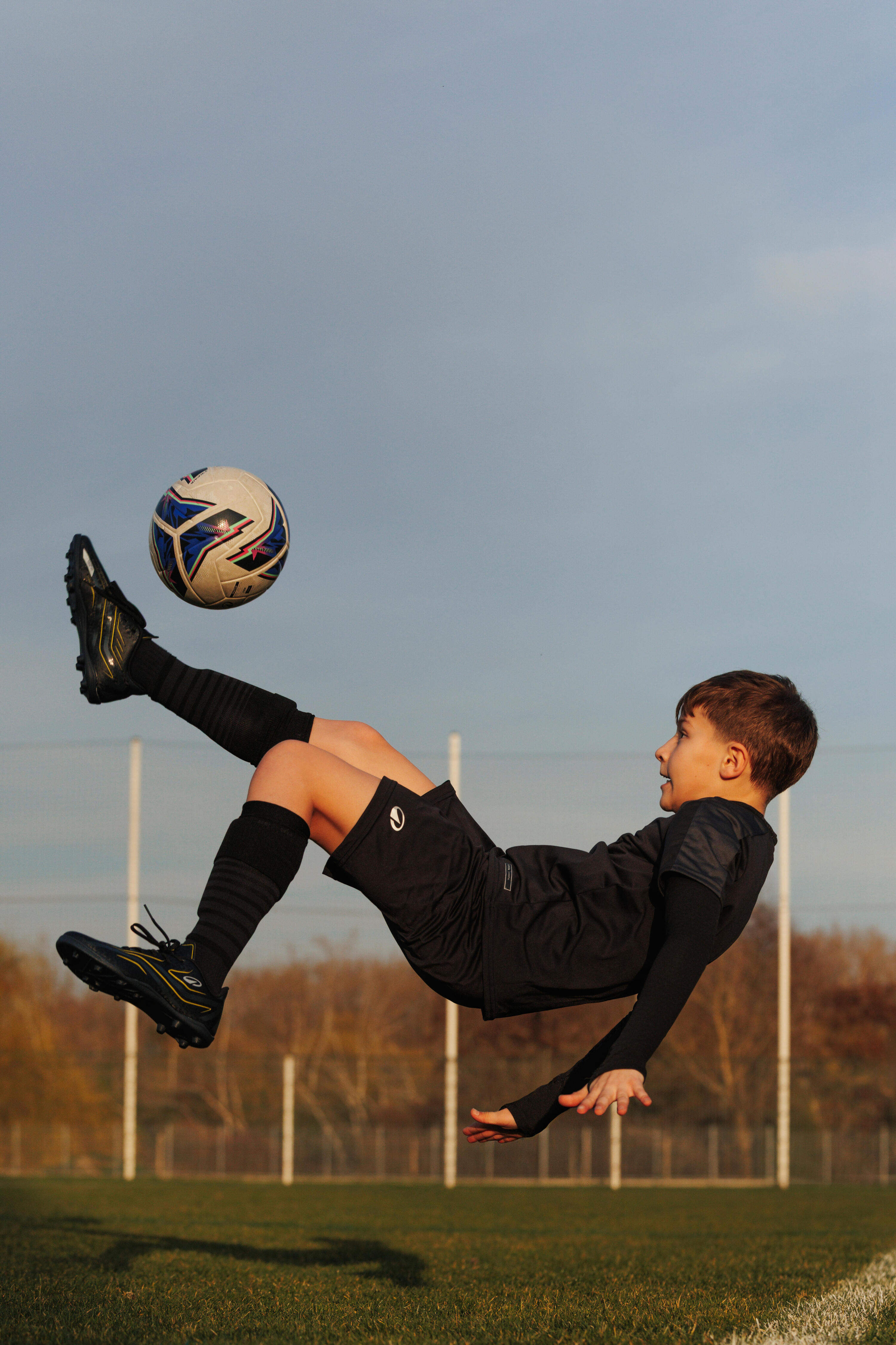 Voetbalschoenen met veters voor kinderen 160 MG zwart 3/8