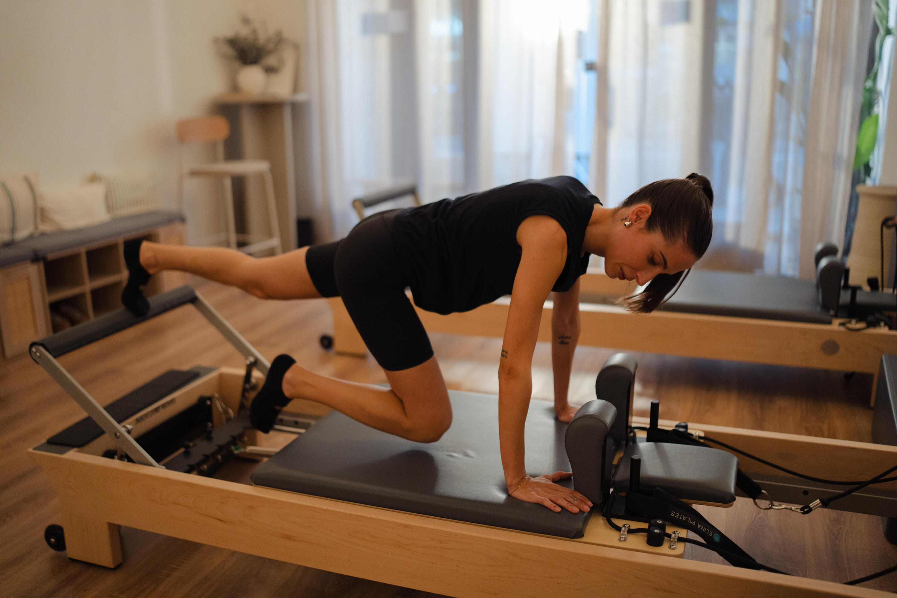 Short biker de yoga et Pilates extensible et doux, Breathe noir 2/13