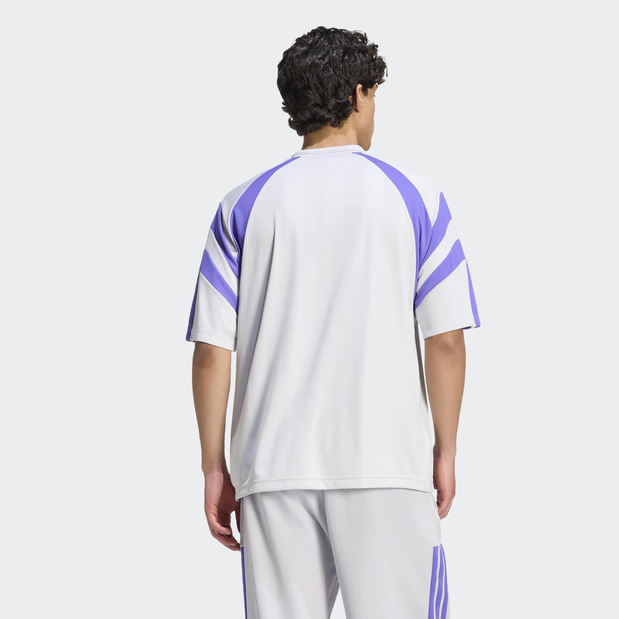 Tee shirt jersey regular homme, Adidas, gris et violet 3/4