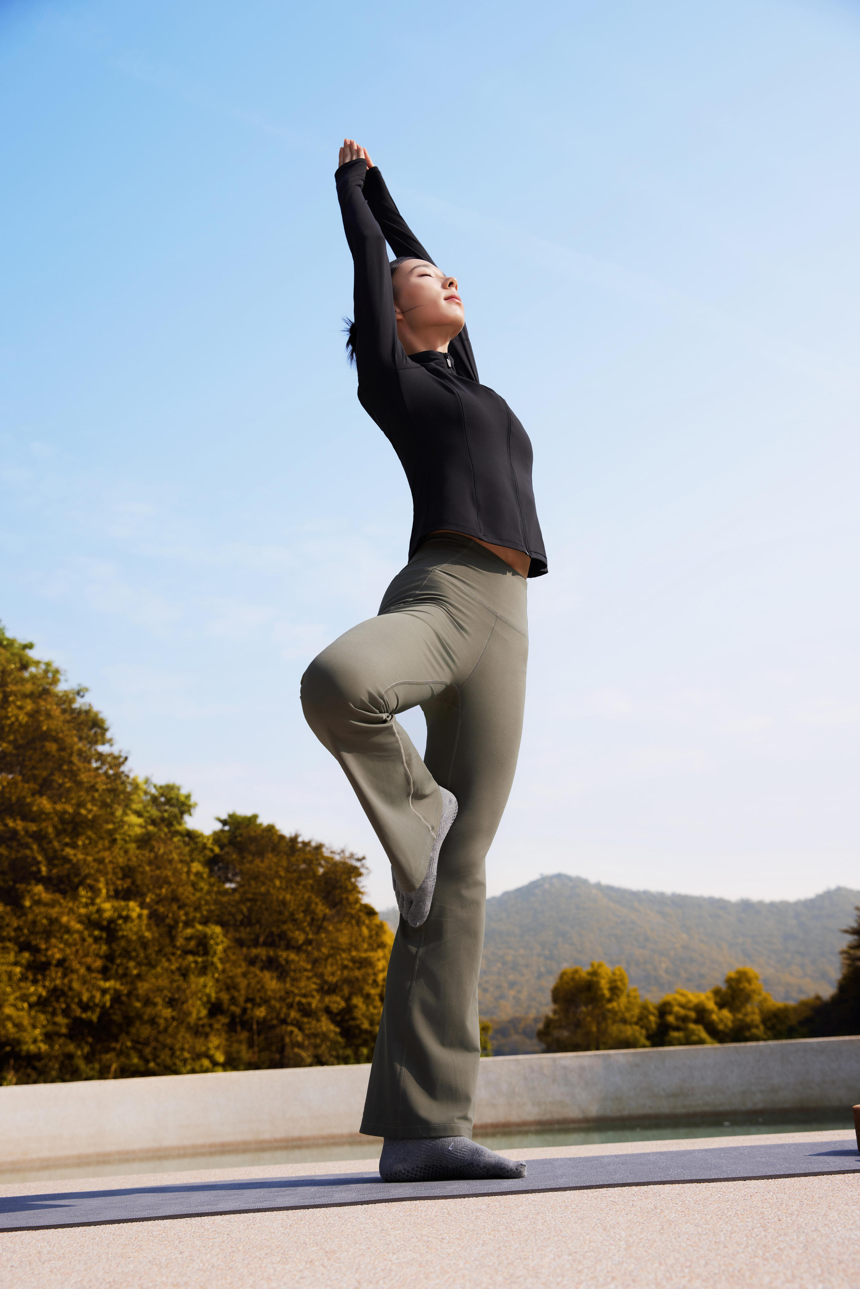Calcetines antideslizantes pilates/yoga 5 dedos gris 6/7