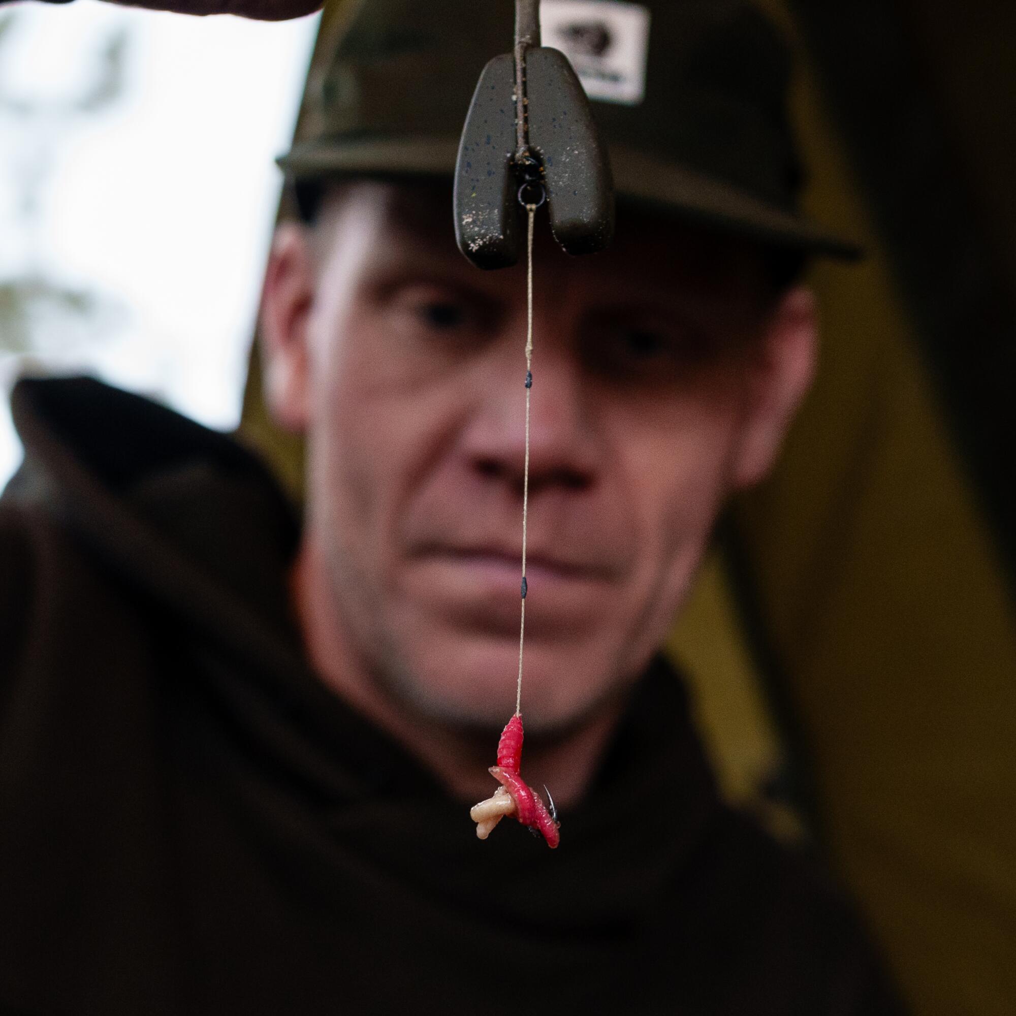 Esca finta carpfishing Nash Floating Maggot rosso/bianco x14 galleggiante 4/5