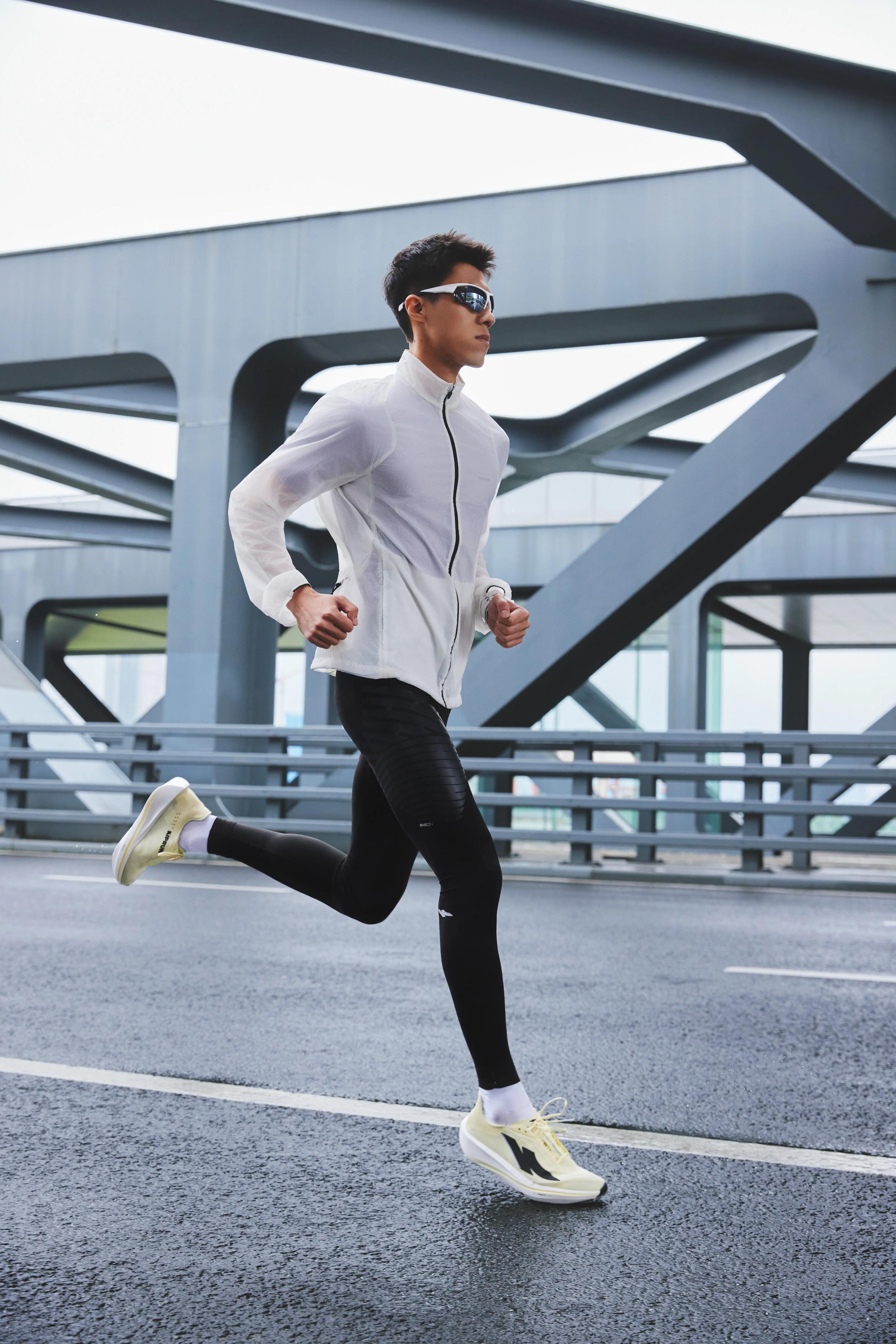 Férfi futónadrág, kompressziós - Run 900 Compress Rheon 3/18