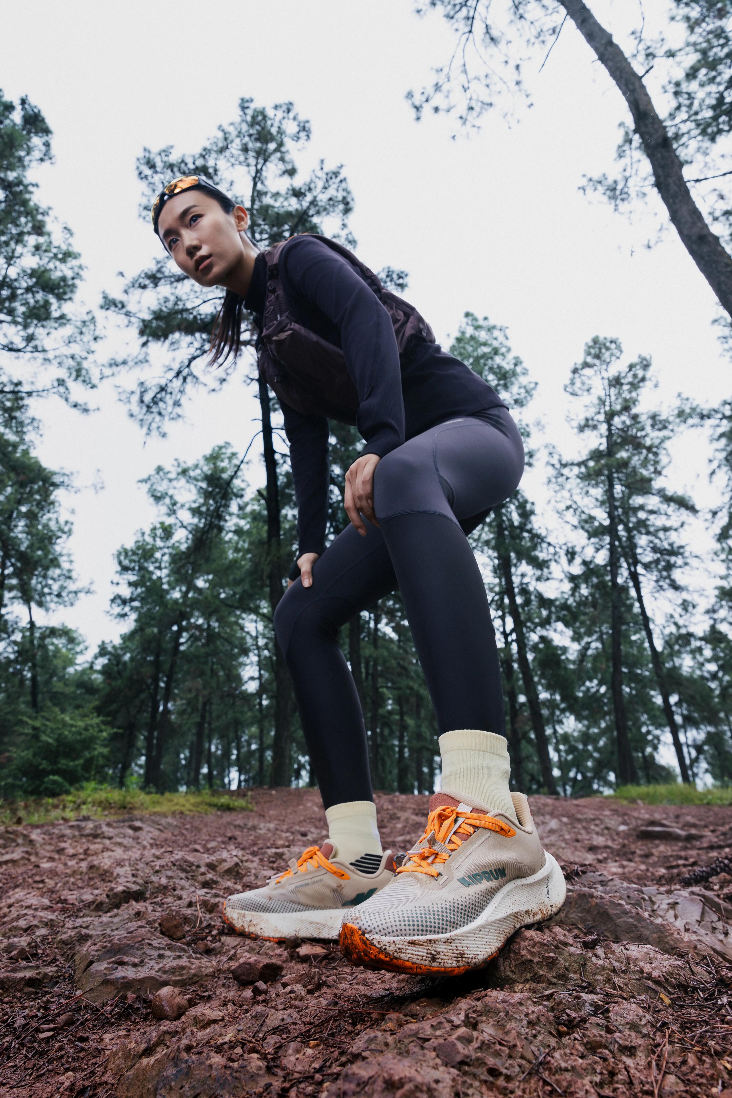 Dámské běžecké hřejivé tričko s dlouhým rukávem a polovičním zipem Run Flow 11/11