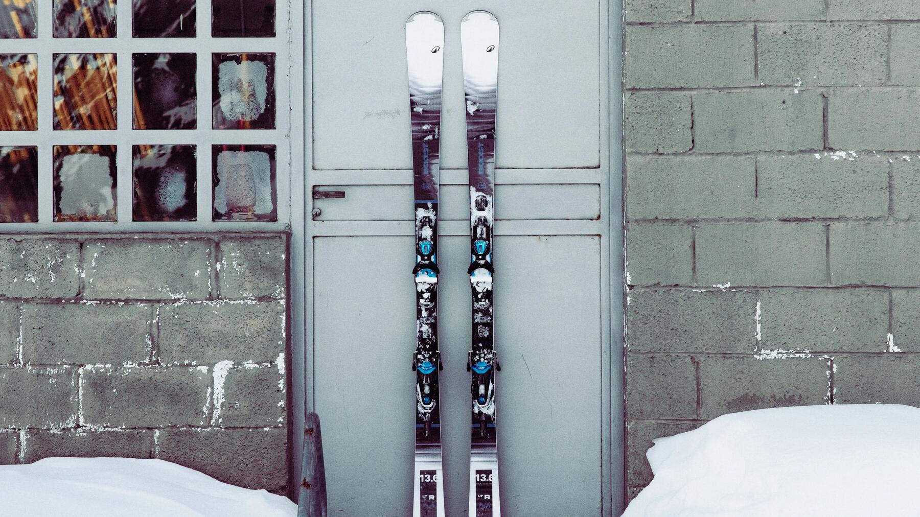 les bâtons de skis alpins