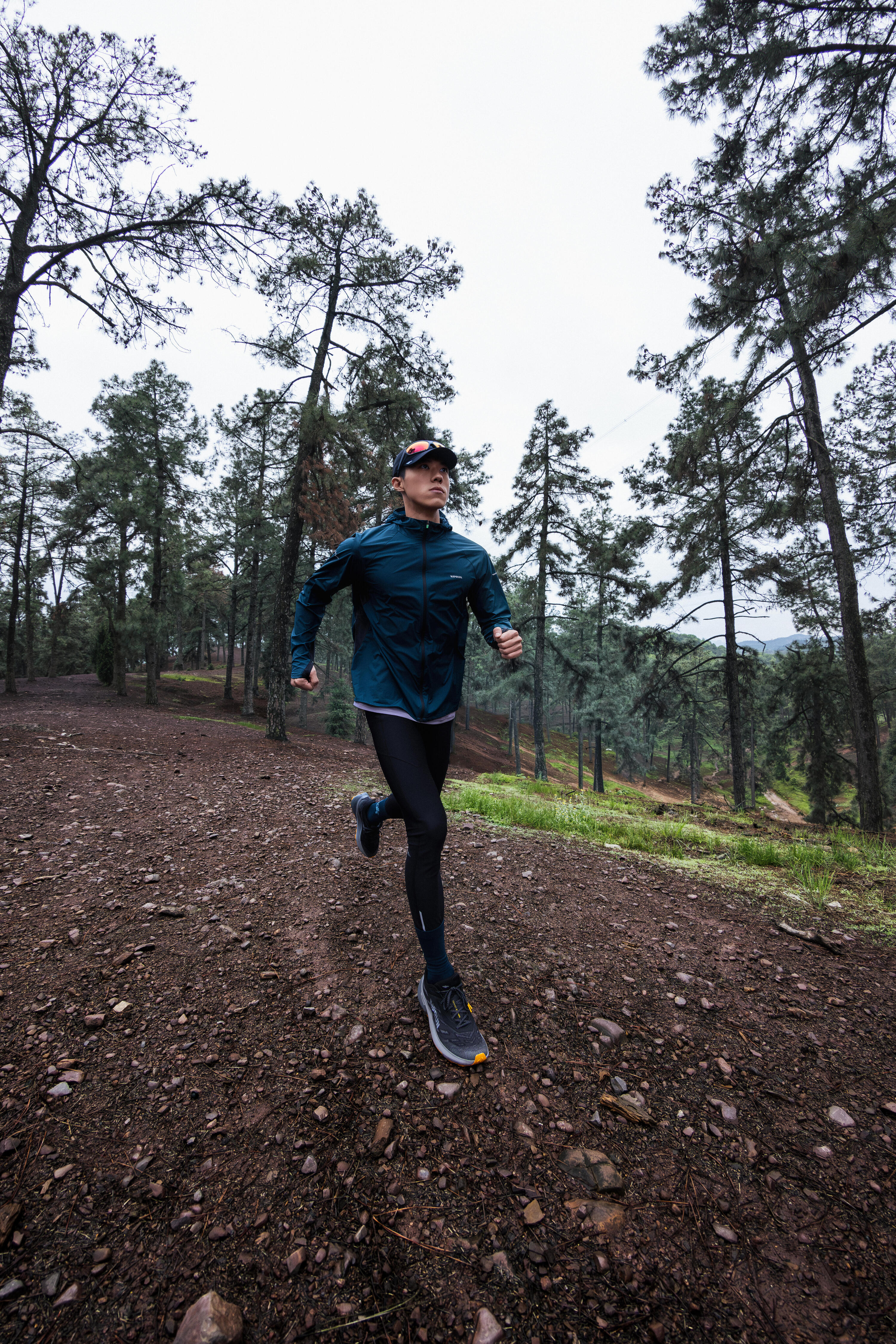 Scarpe running uomo KIPCORE GRAVEL nero-grigio 12/17
