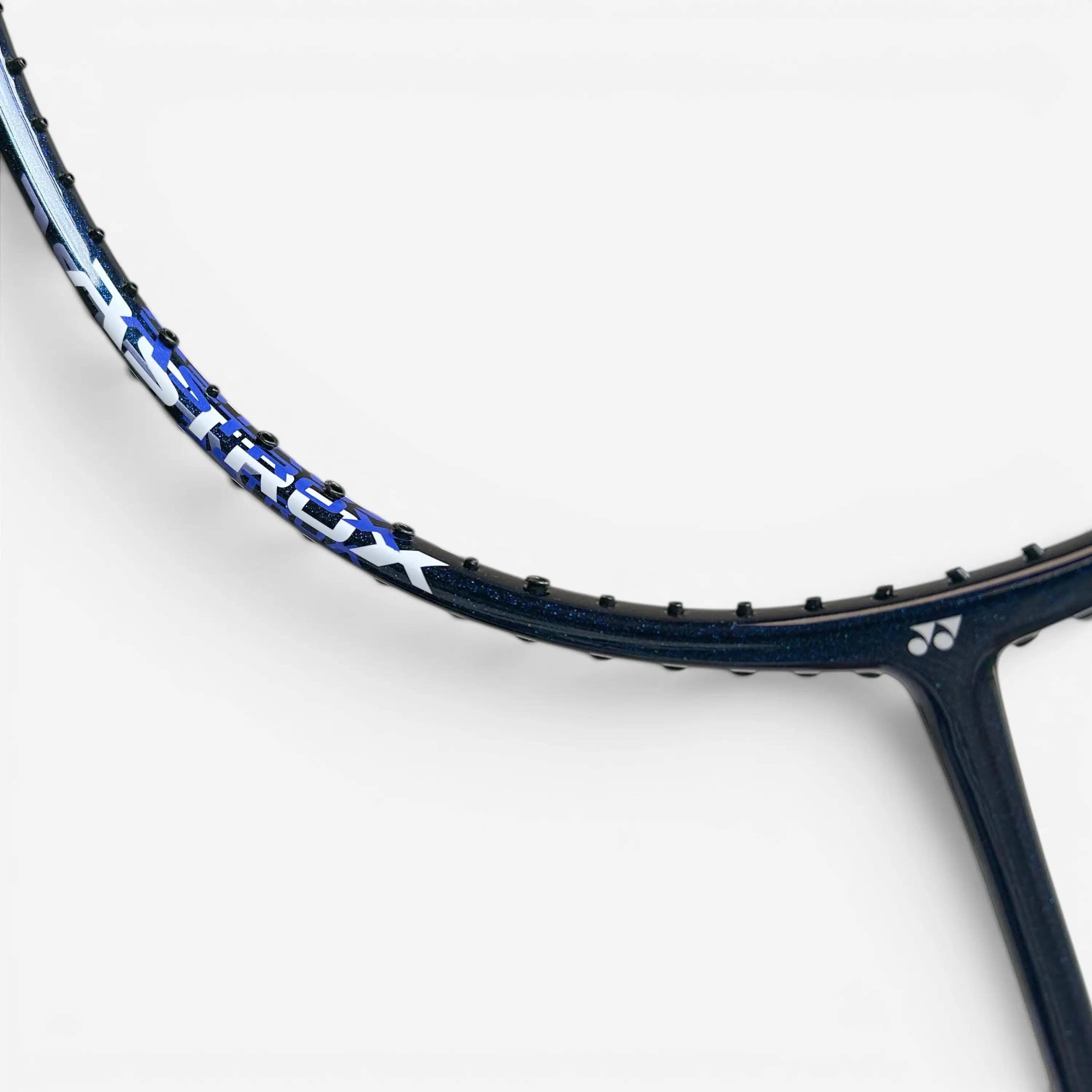 Sada badmintonové rakety Astrox 10 s výpletem BG65 a gripem AC108 9/10