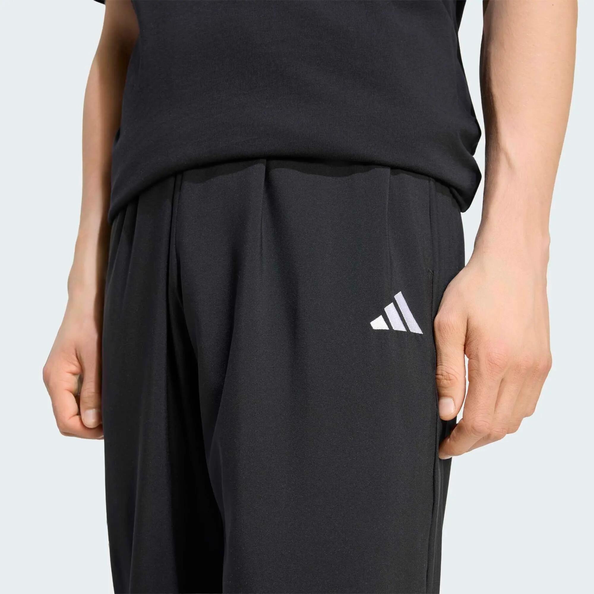 Pantalón Deportivo Hombre Negro Ligero Corte Recto 2/5