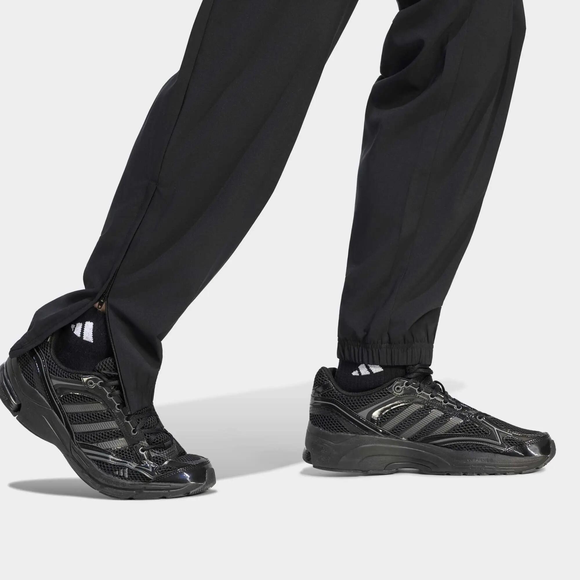 Pantalón Deportivo Hombre Negro Ligero Corte Recto 3/5