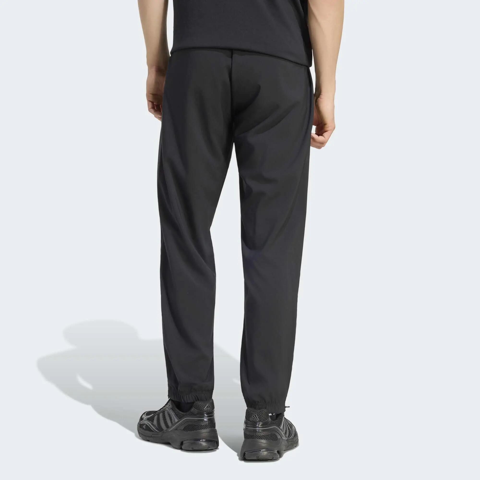 Pantalón Deportivo Hombre Negro Ligero Corte Recto 4/5
