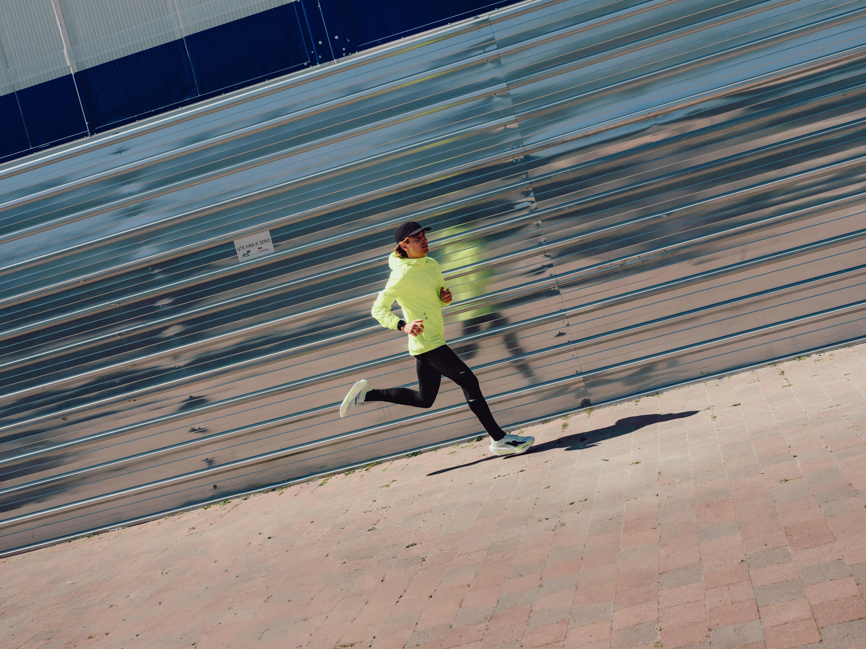 Kurtka do biegania wiatrówka męska Kiprun Run Core ŚOI 12/14