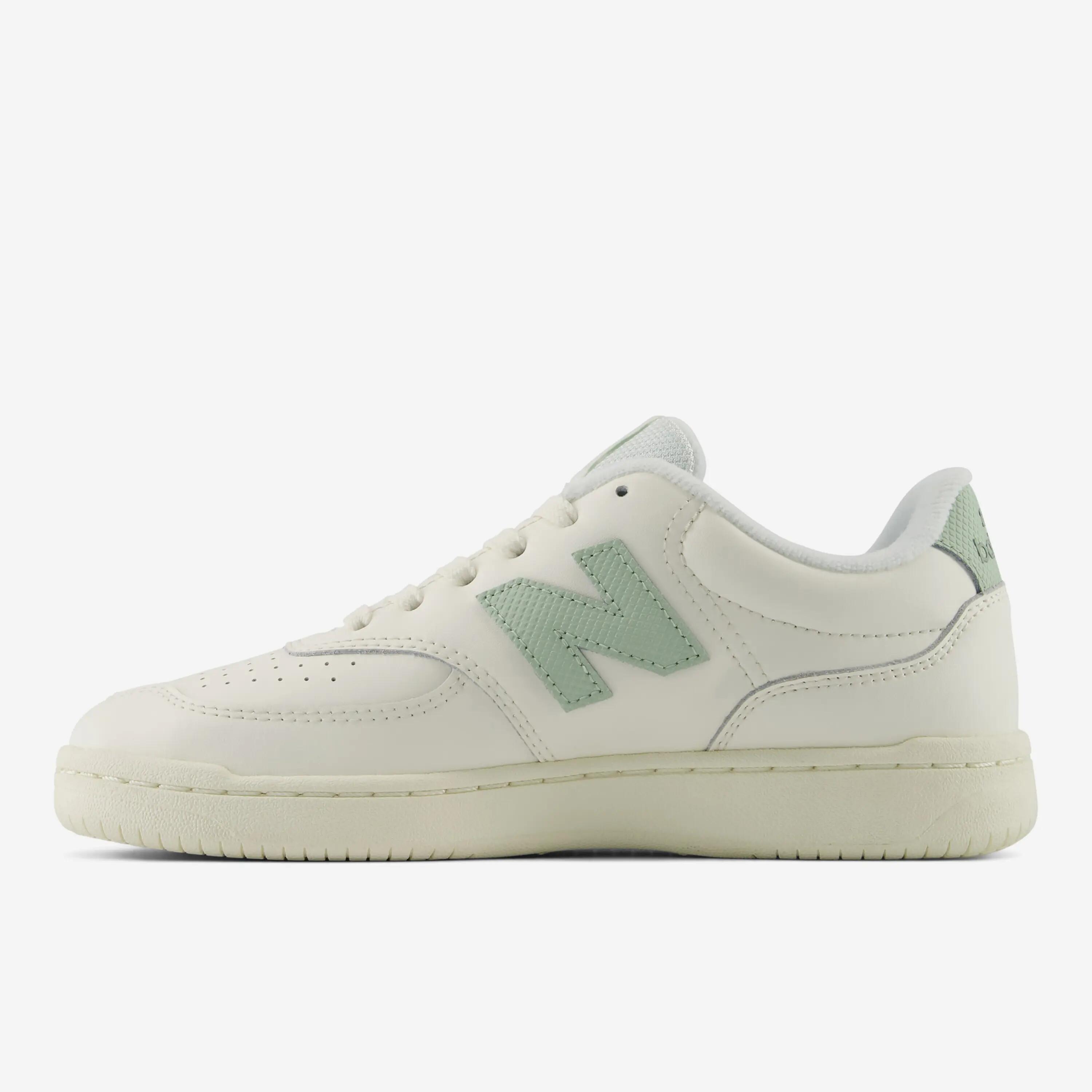 NEW BALANCE picture