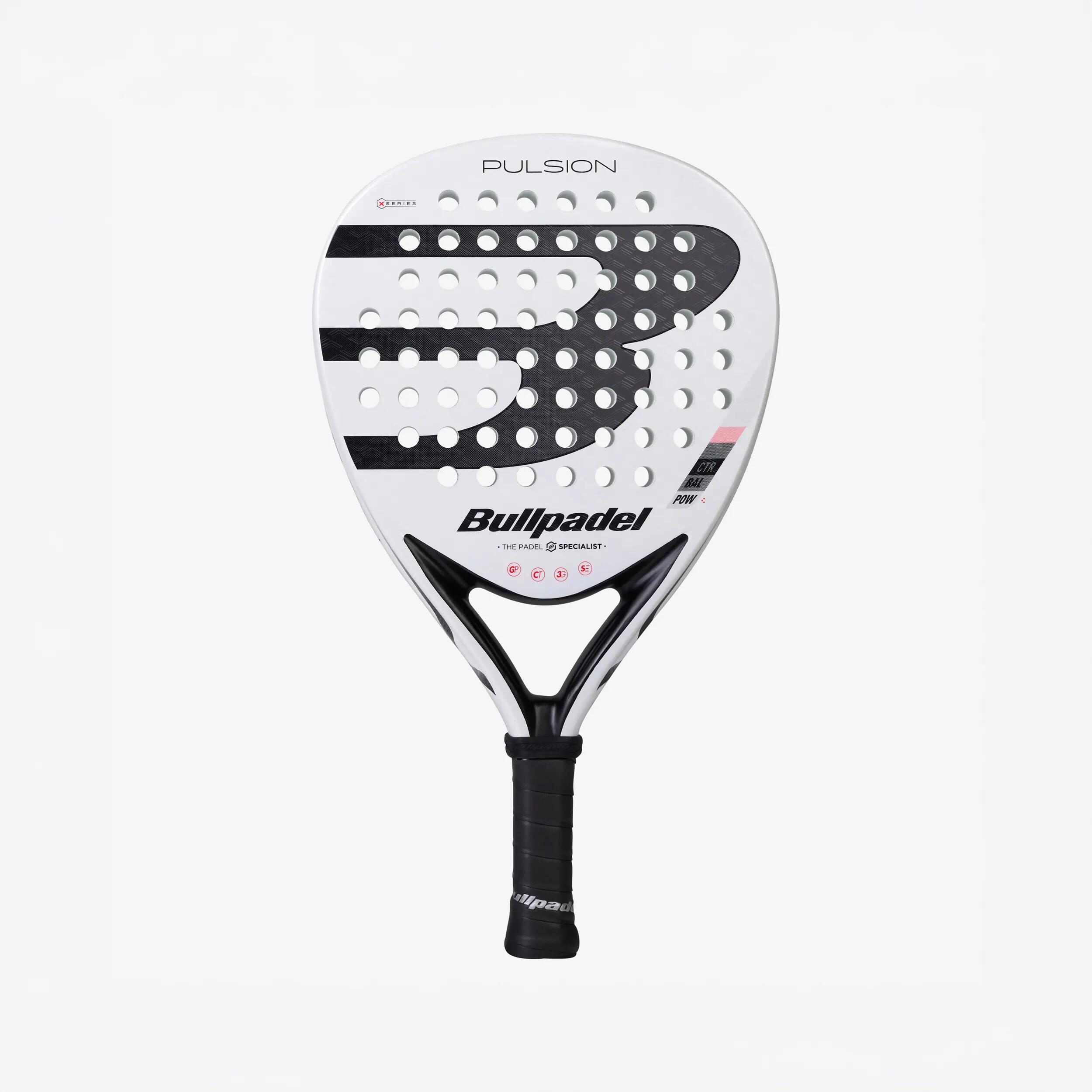 Vánoční sada Bullpadel Pulsion: padelová raketa + batoh + míčky a omotávky 6/11