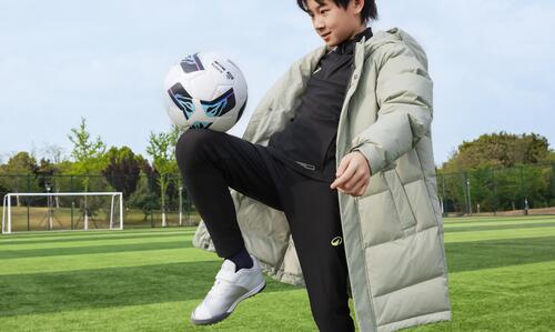 Football : travailler sa conduite de balle avec son enfant à la maison