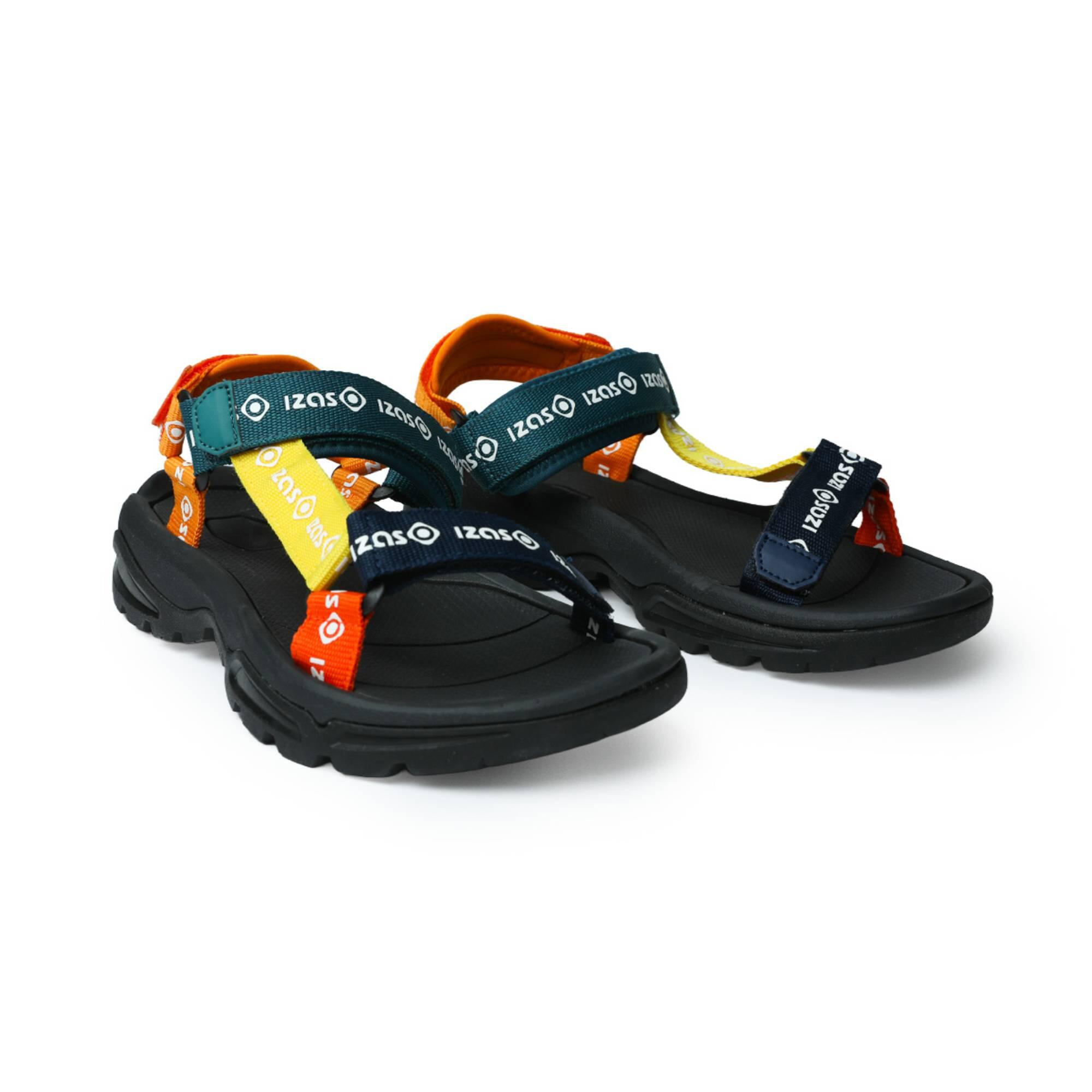 Sandalias de montaña y trekking Unisex Izas Aoi negra 4/5