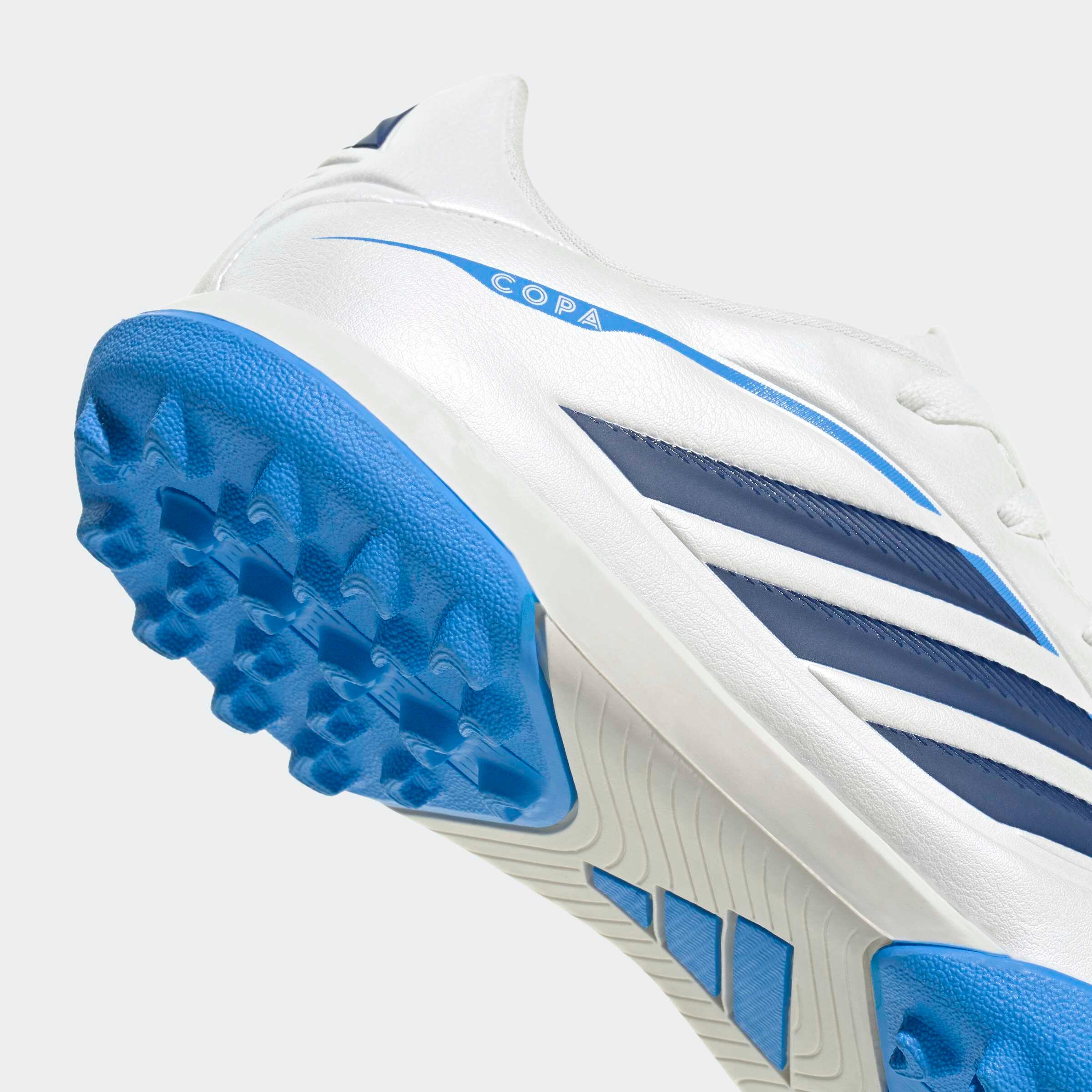 Chuteiras de Futebol Criança Adidas Copa Pure IV Club Turf Branco 4/8