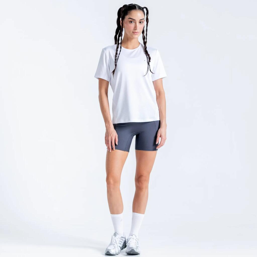 Pantalón corto de entrenamiento con corte ajustado y tela muy elástica 