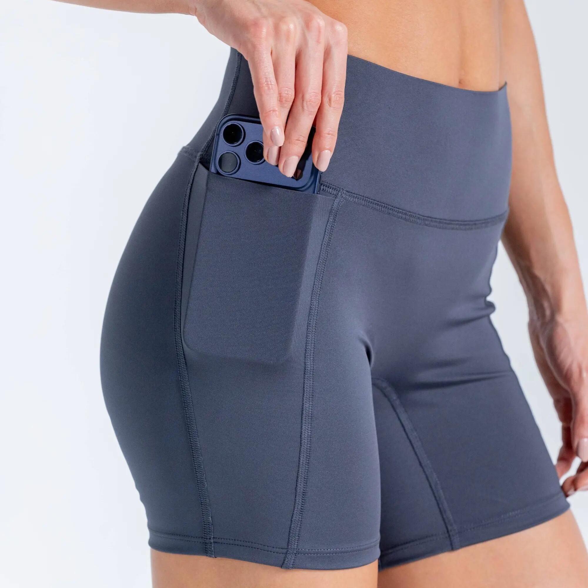 Pantalón corto de entrenamiento con corte ajustado y tela muy elástica  3/7