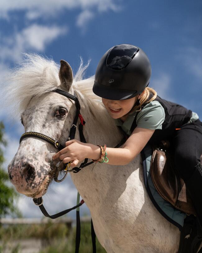 the izi bridle helps kids learn to ride