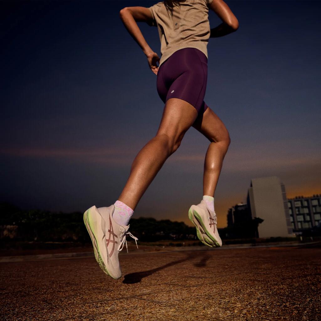 Ženski tekaški čevlji ASICS NOVABLAST 6