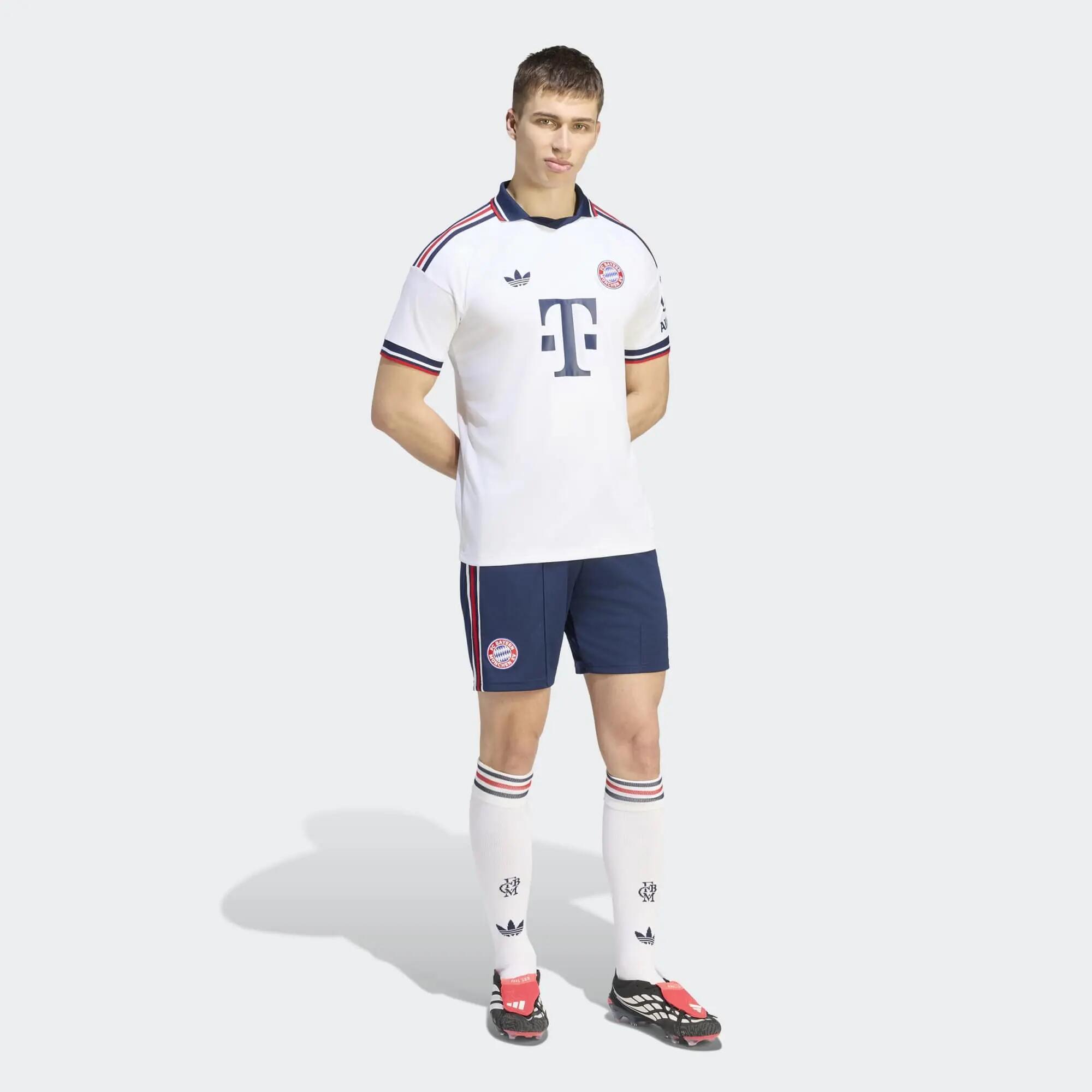 Dres Bayern Mnichov na venkovní zápasy 26/27 pro dospělé 5/8