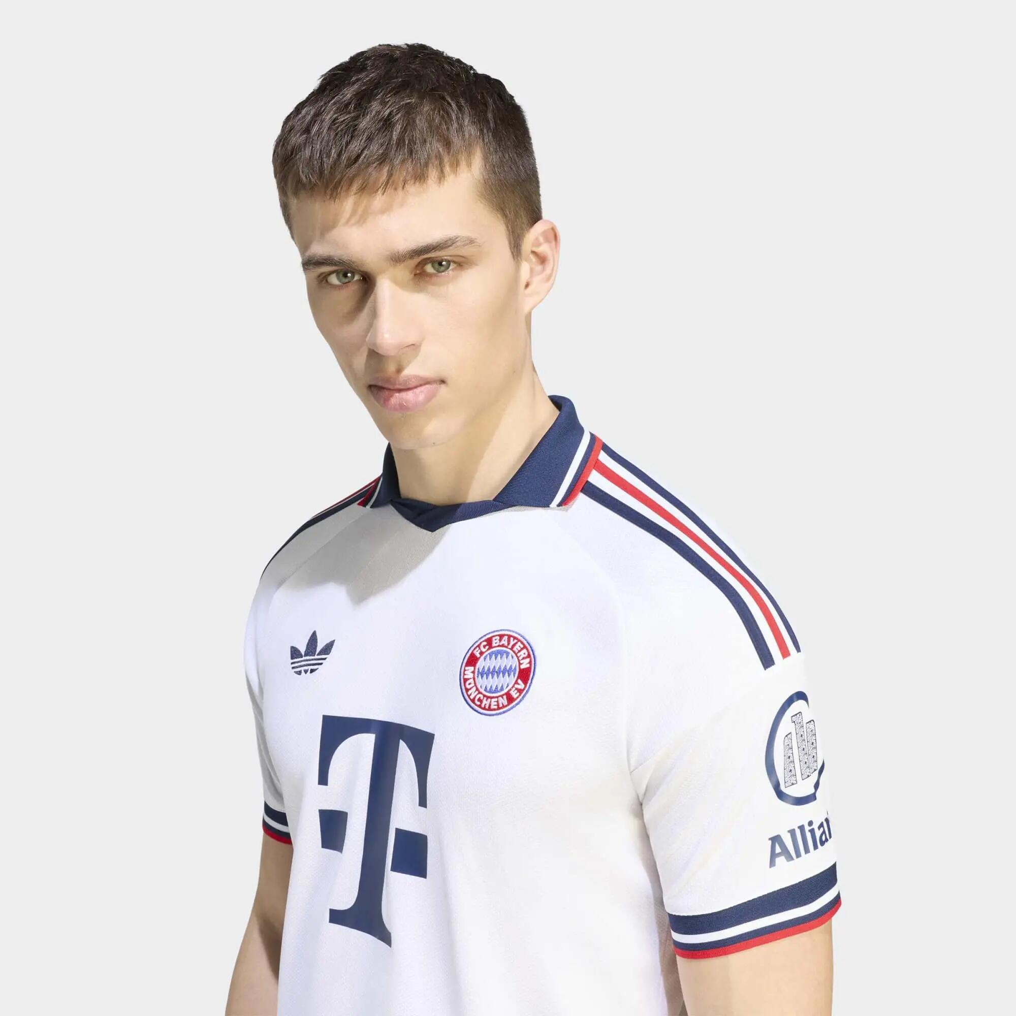Dres Bayern Mnichov na venkovní zápasy 26/27 pro dospělé 2/8