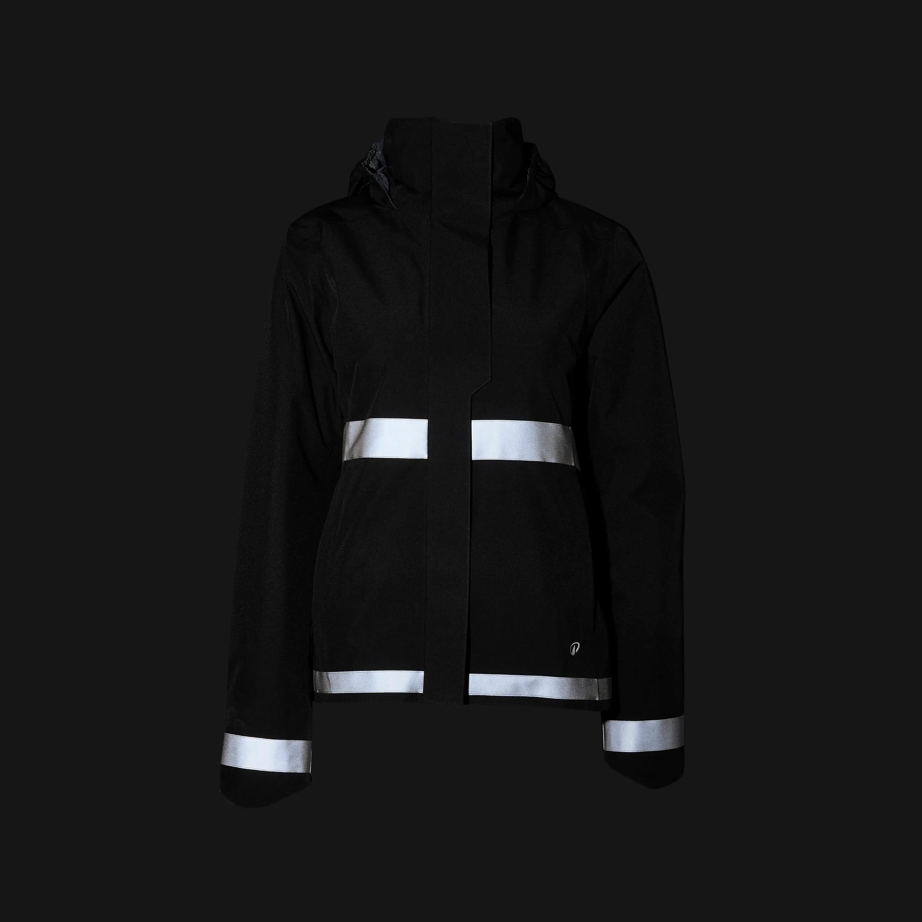 Jaqueta Ciclisme Urbà 540 Dona Negre Càlida Visibilitat Nocturna Impermeable 11/16