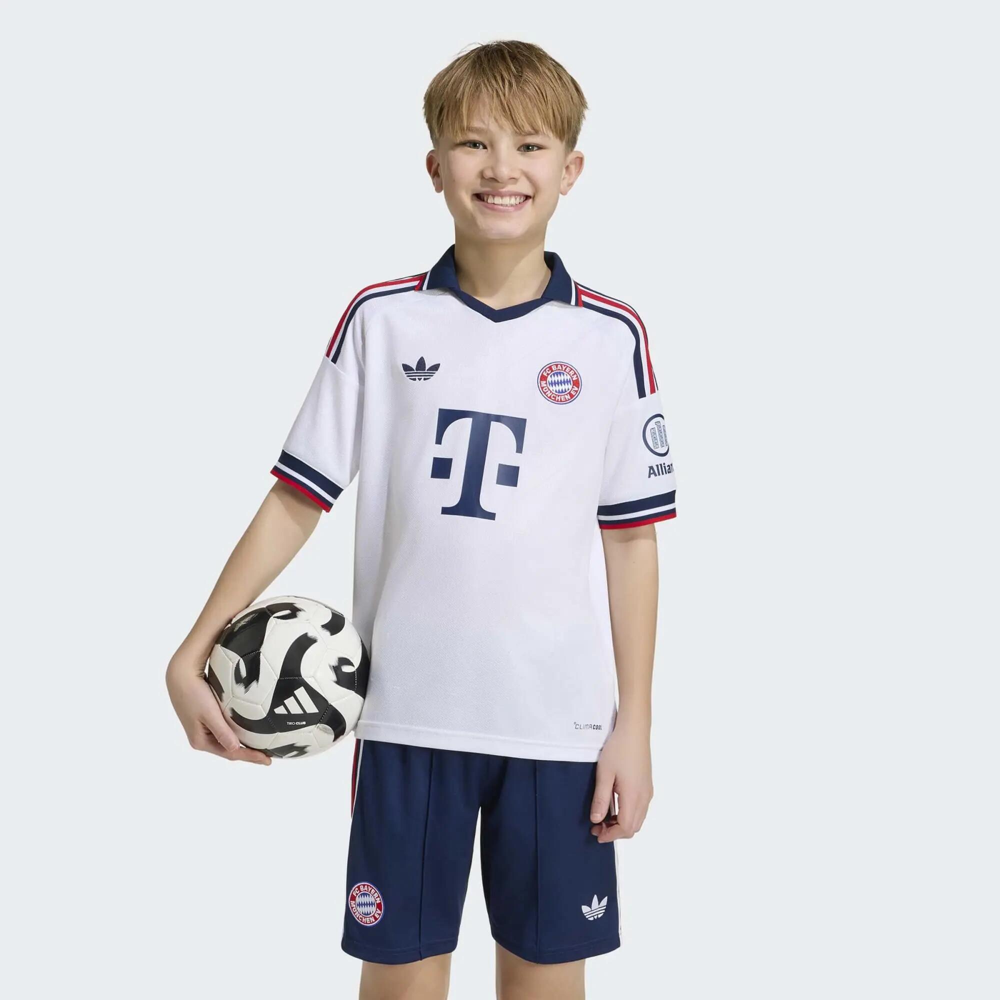 Dětský dres Bayern Mnichov na venkovní zápasy 26/27 3/8
