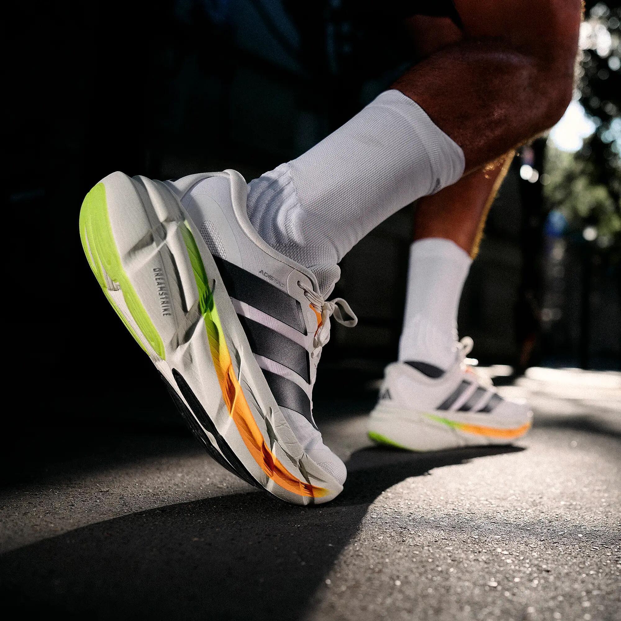 Chaussures de running route Homme, adidas Adistar 5 blanc beige et orange 7/19