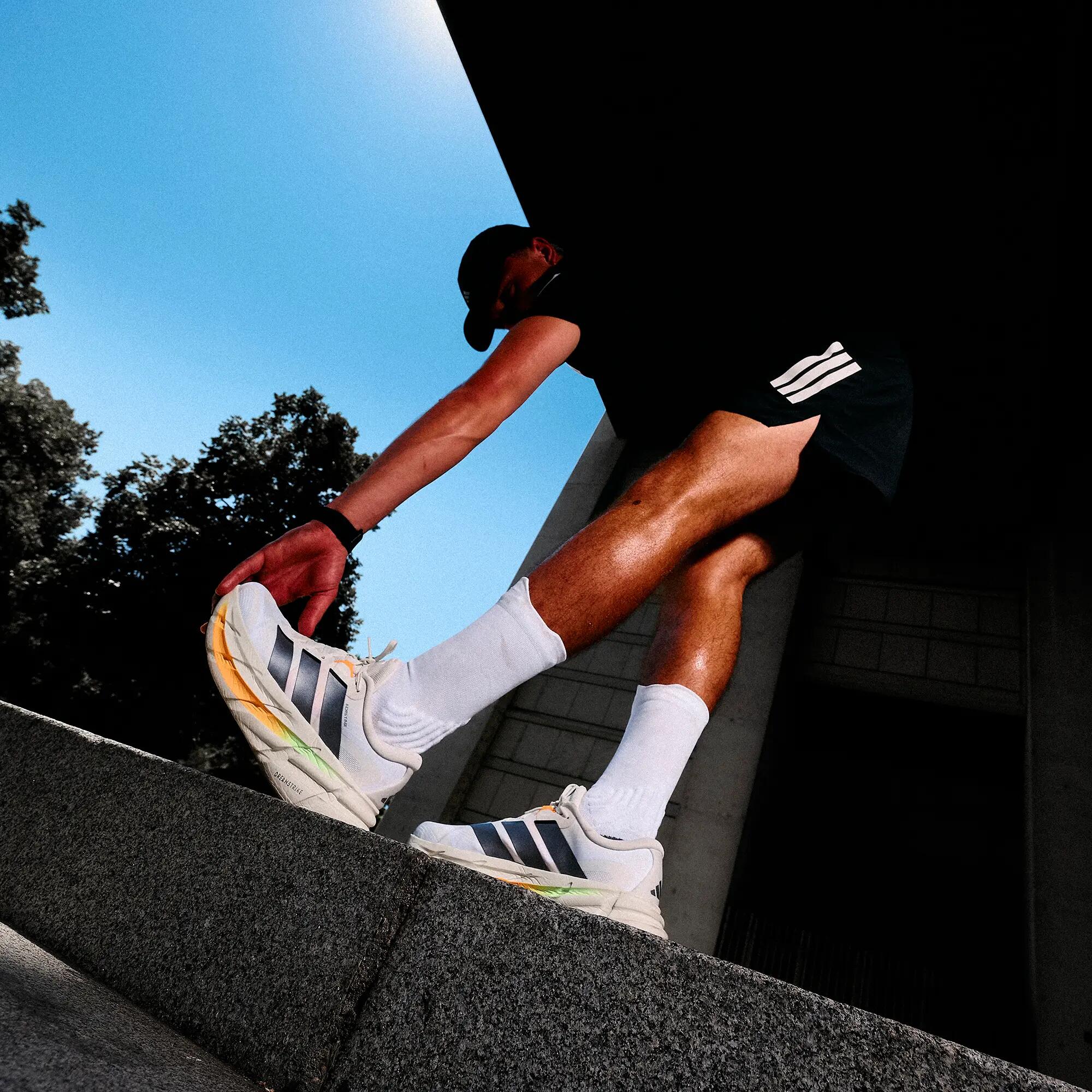 Chaussures de running route Homme, adidas Adistar 5 blanc beige et orange 18/19