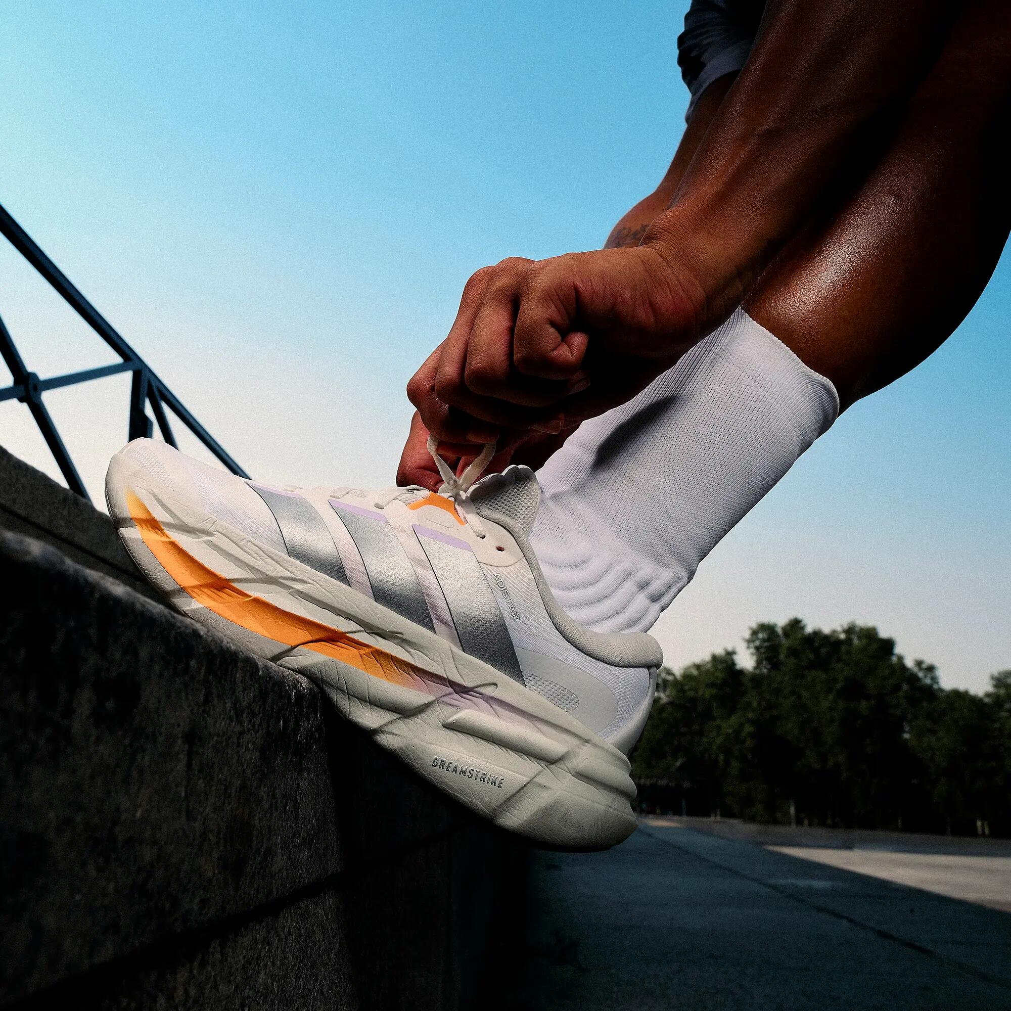 Hardloopschoenen voor dames Adistar 5 wit/beige/oranje 10/14