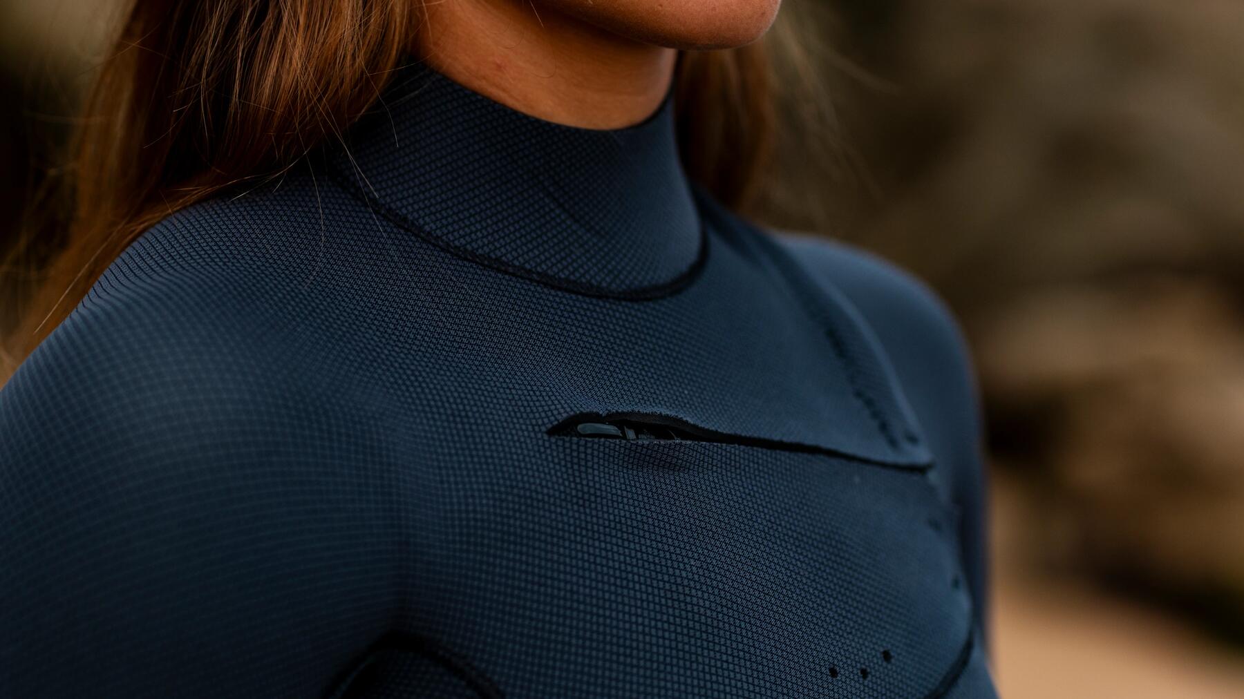 Eine Frau trägt einen Schwimmanzug für Outdoor