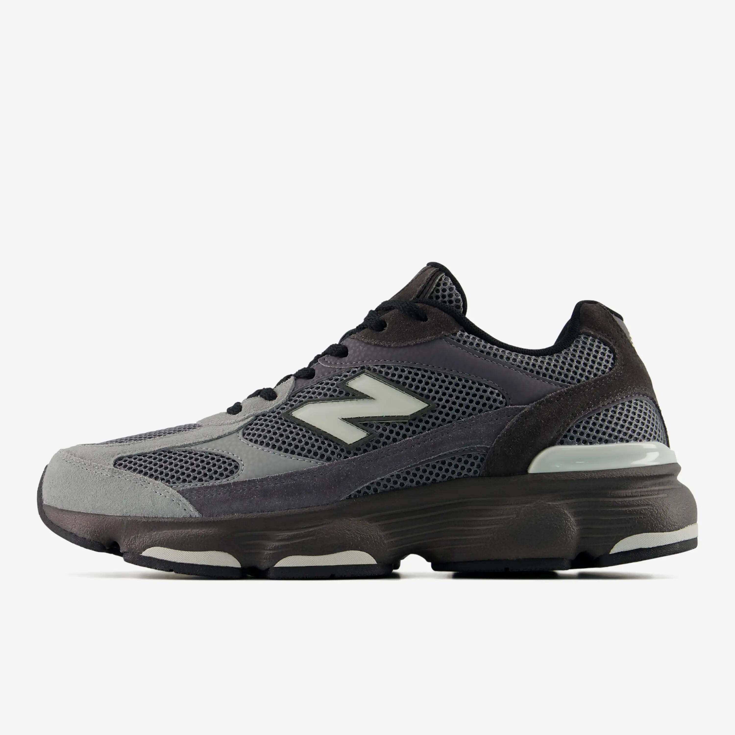 NEW BALANCE picture
