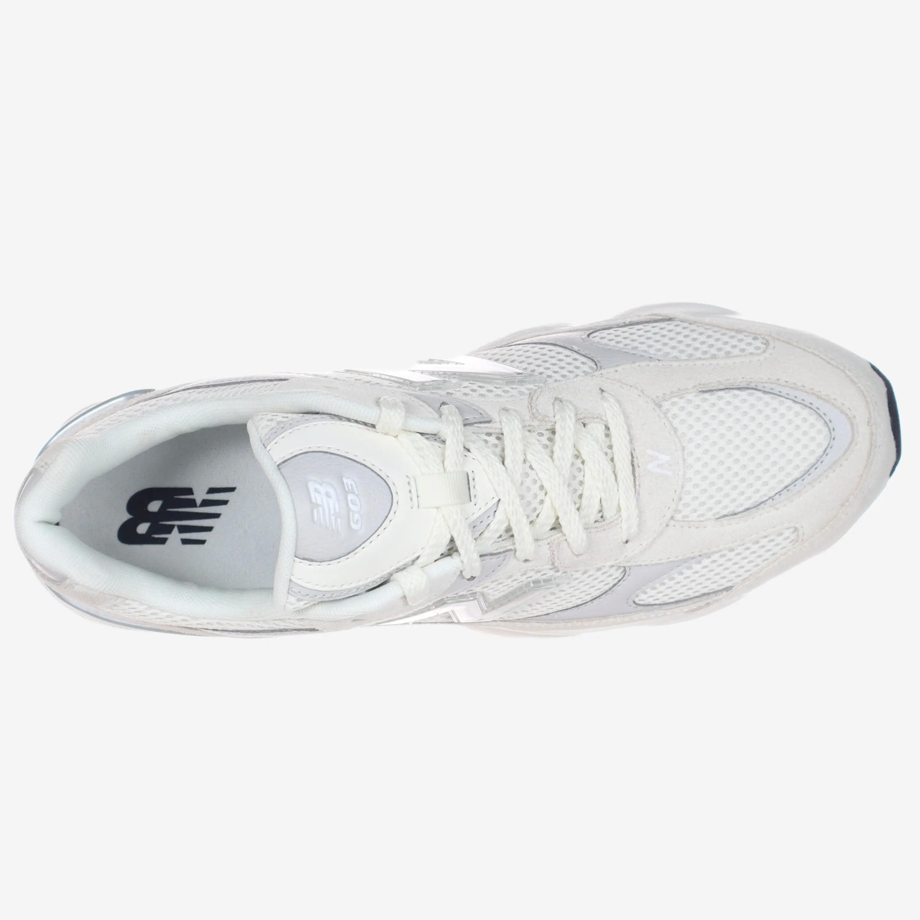 Sneakers donna New Balance 603 bianche 3/5