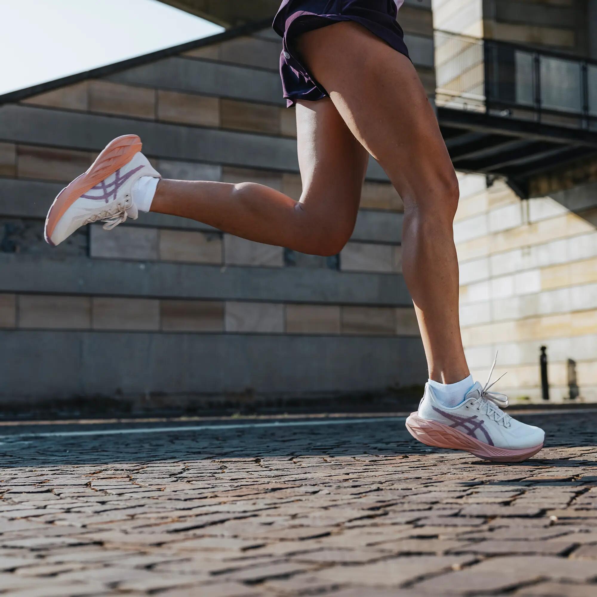 Chaussures de running route femme Asics dynablast 6 3/12