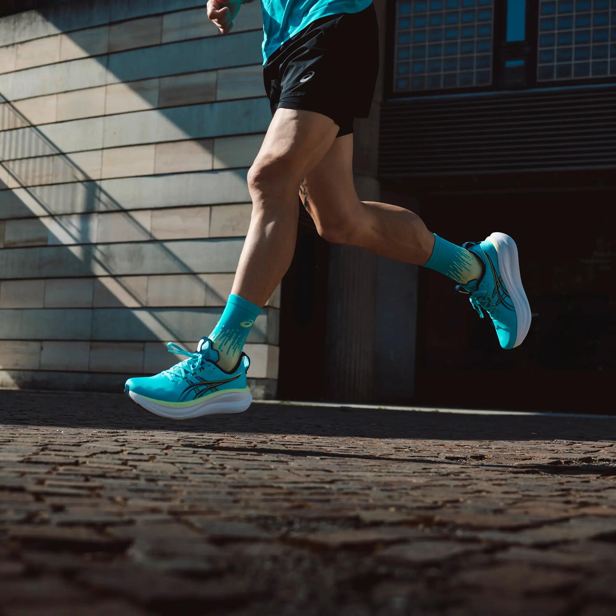 CHAUSSURES DE RUNNING HOMME ASICS GEL-NIMBUS 28 AW26 12/13