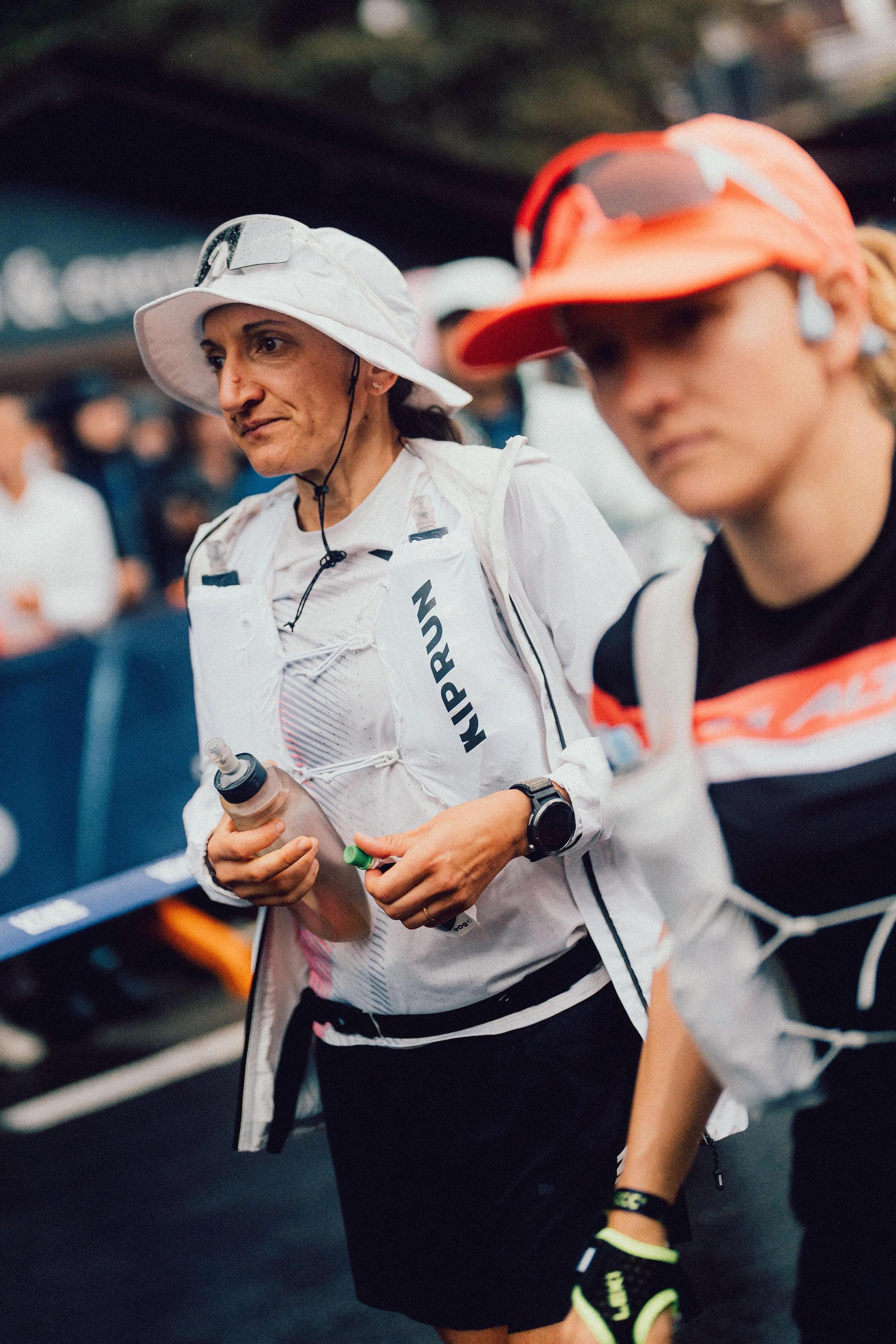 Kamizelka do biegania unisex Kiprun Proteam 10 na softflaski 3/23