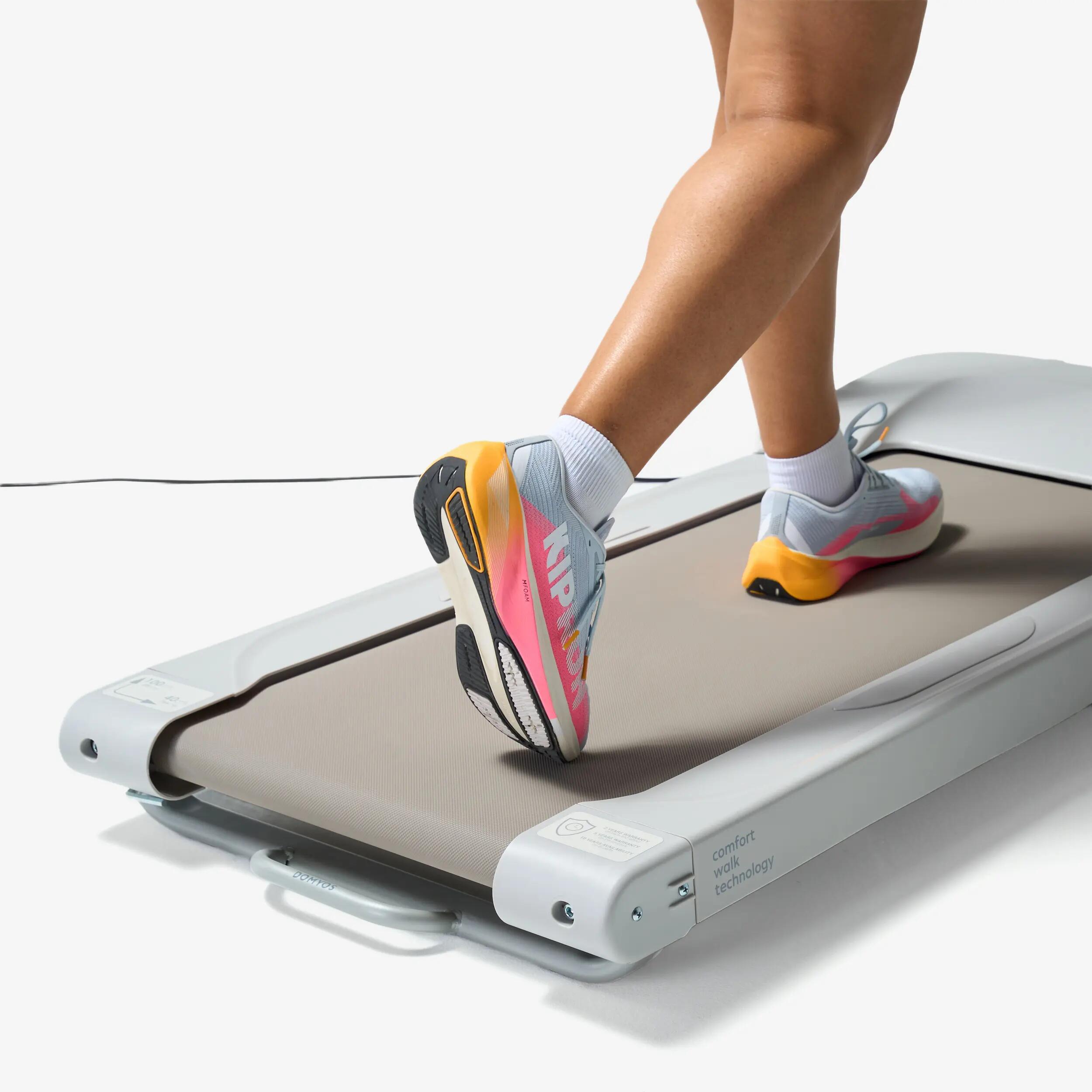 Folding Walking Treadmill 8 km/h, W500B 4/15