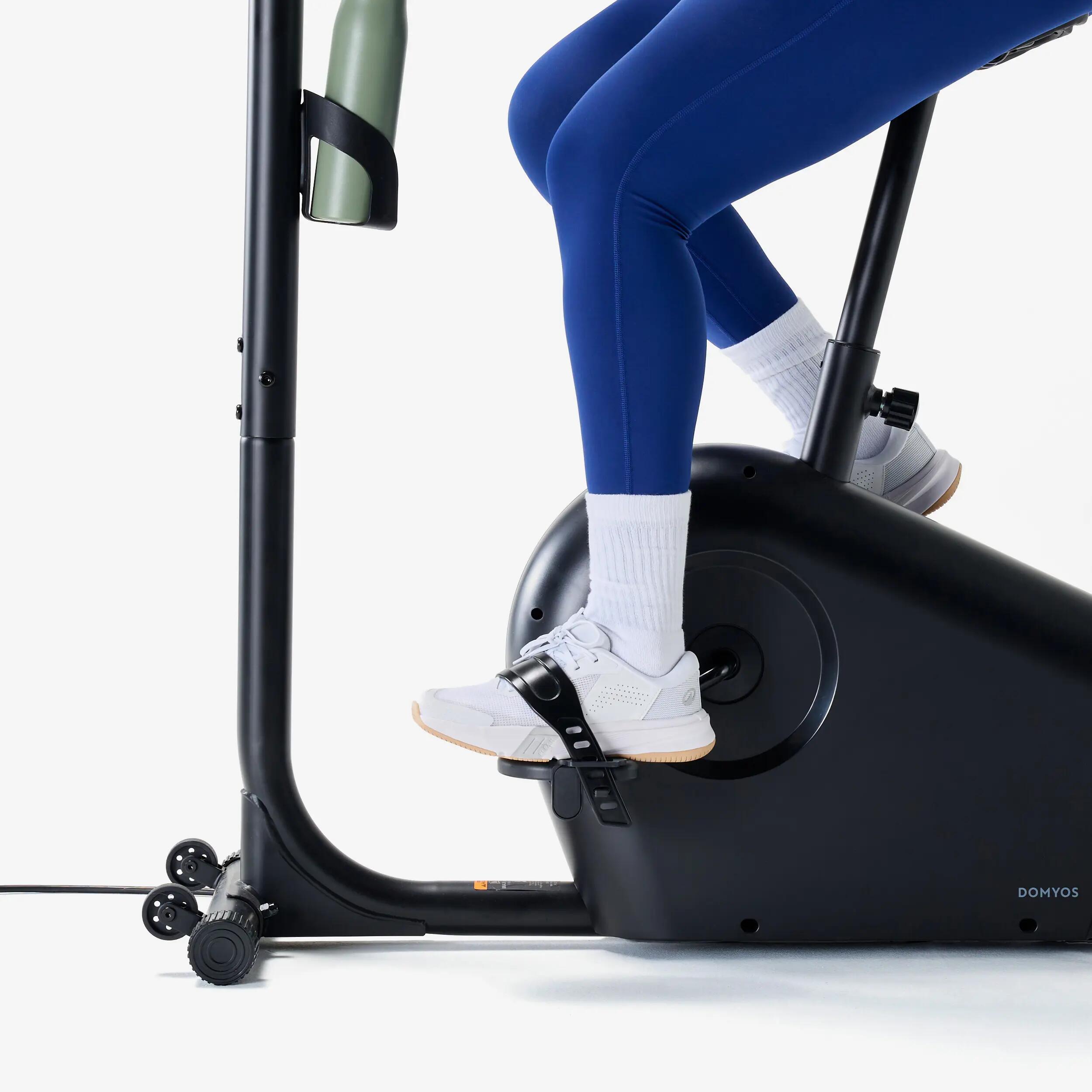 Stacionárny bicykel s pripojením k aplikáciám a motorizovaným odporom EB140 B 8/12