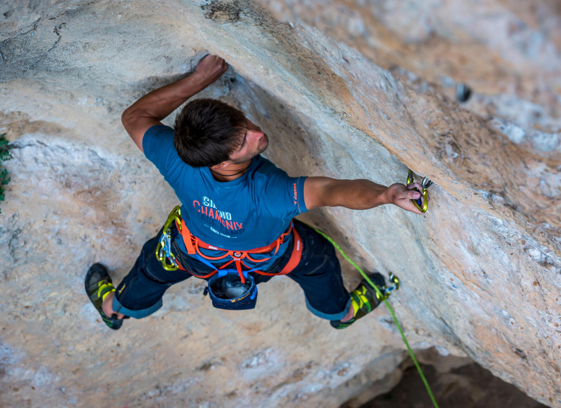 CUM SĂ ALEGI UN HAM DE ESCALADĂ SAU DE ALPINISM