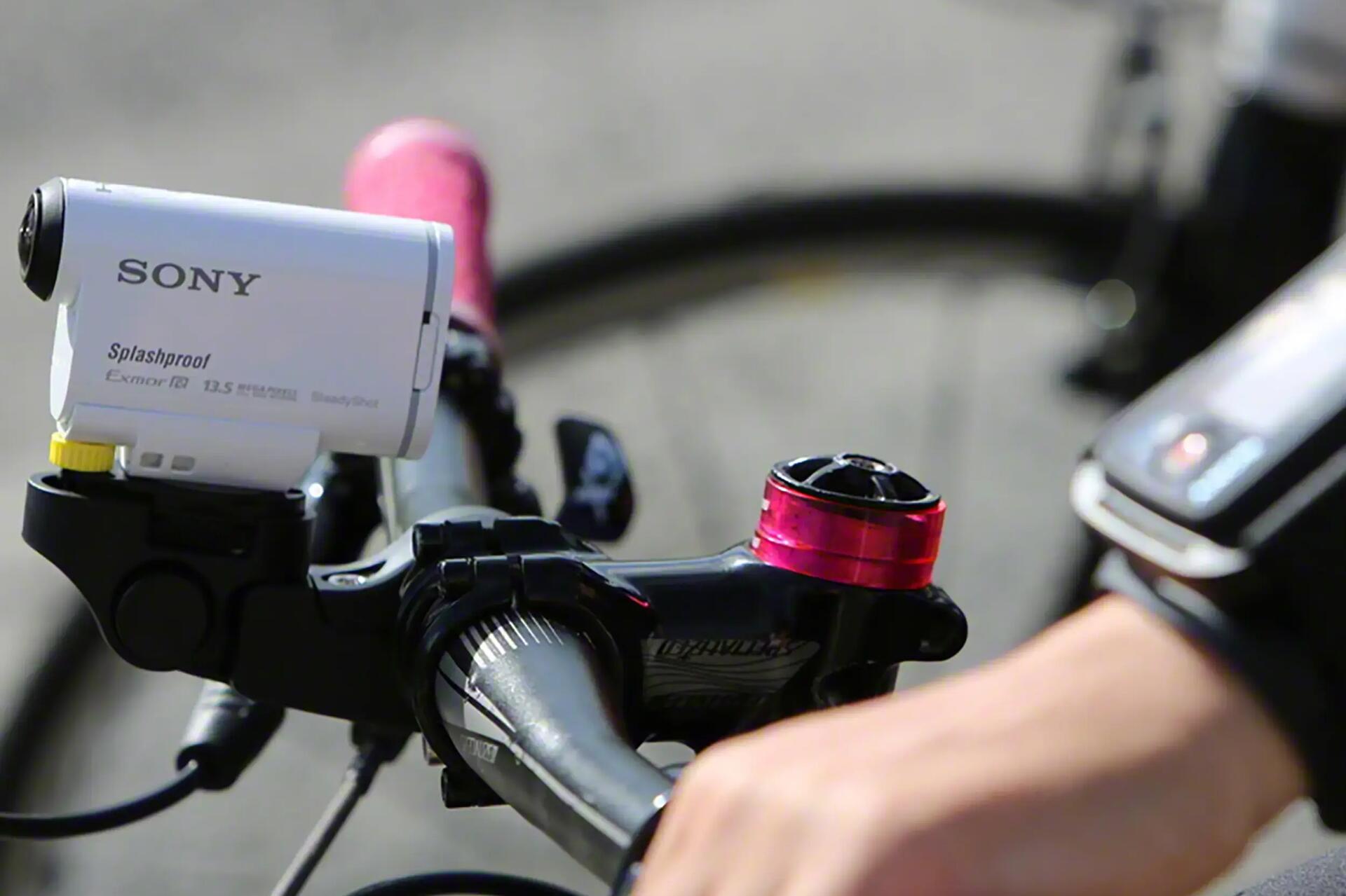 Kamera zamontowana na kierownicy rowerowej